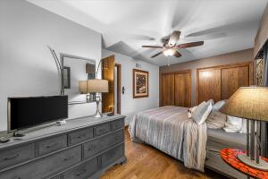 14201 N Cedarburg Rd