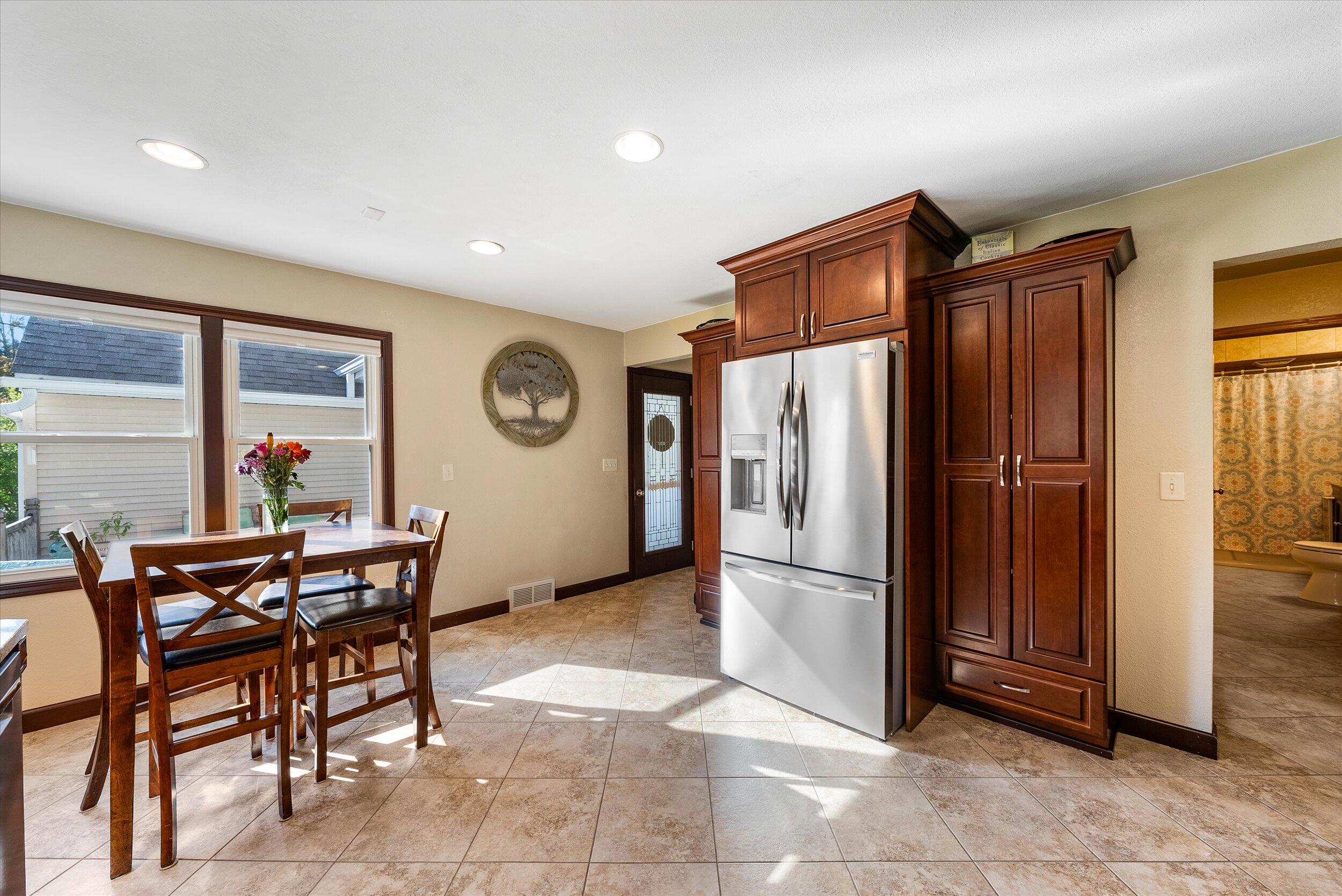 260 S Silverbrook Dr