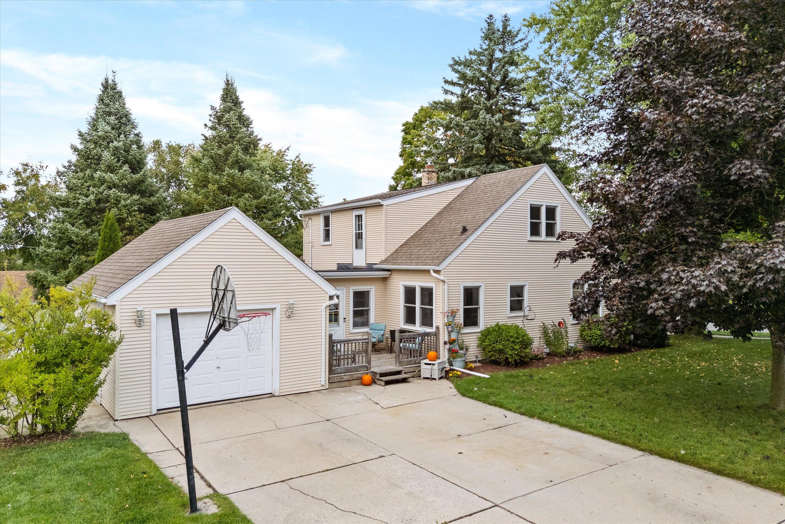 260 S Silverbrook Dr