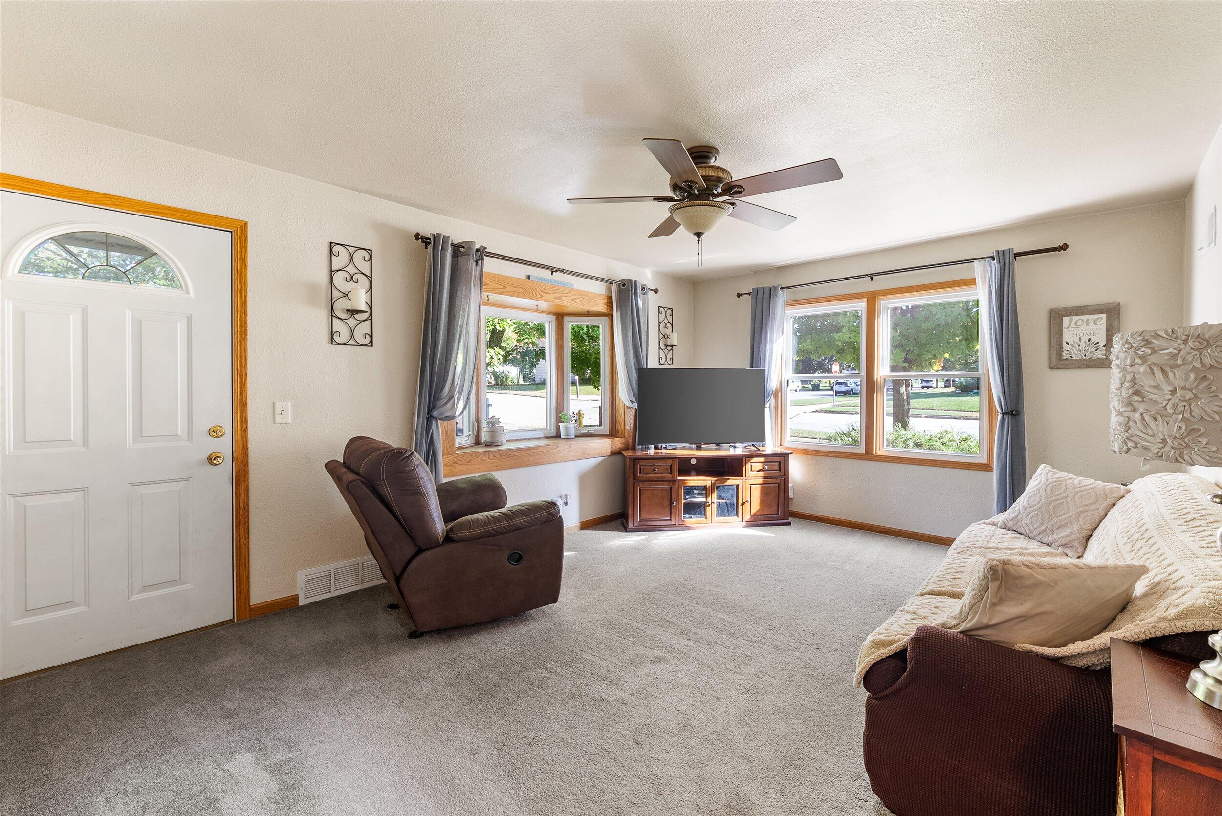 260 S Silverbrook Dr