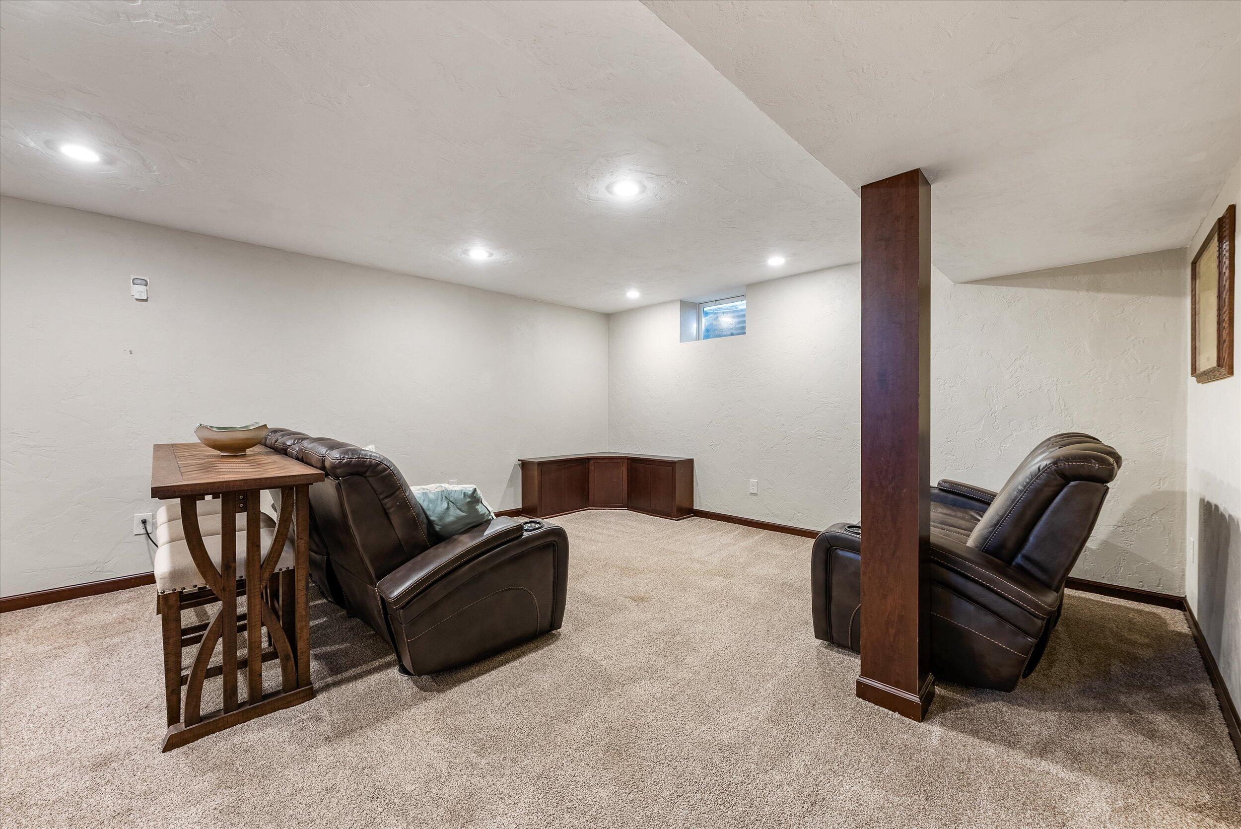 260 S Silverbrook Dr