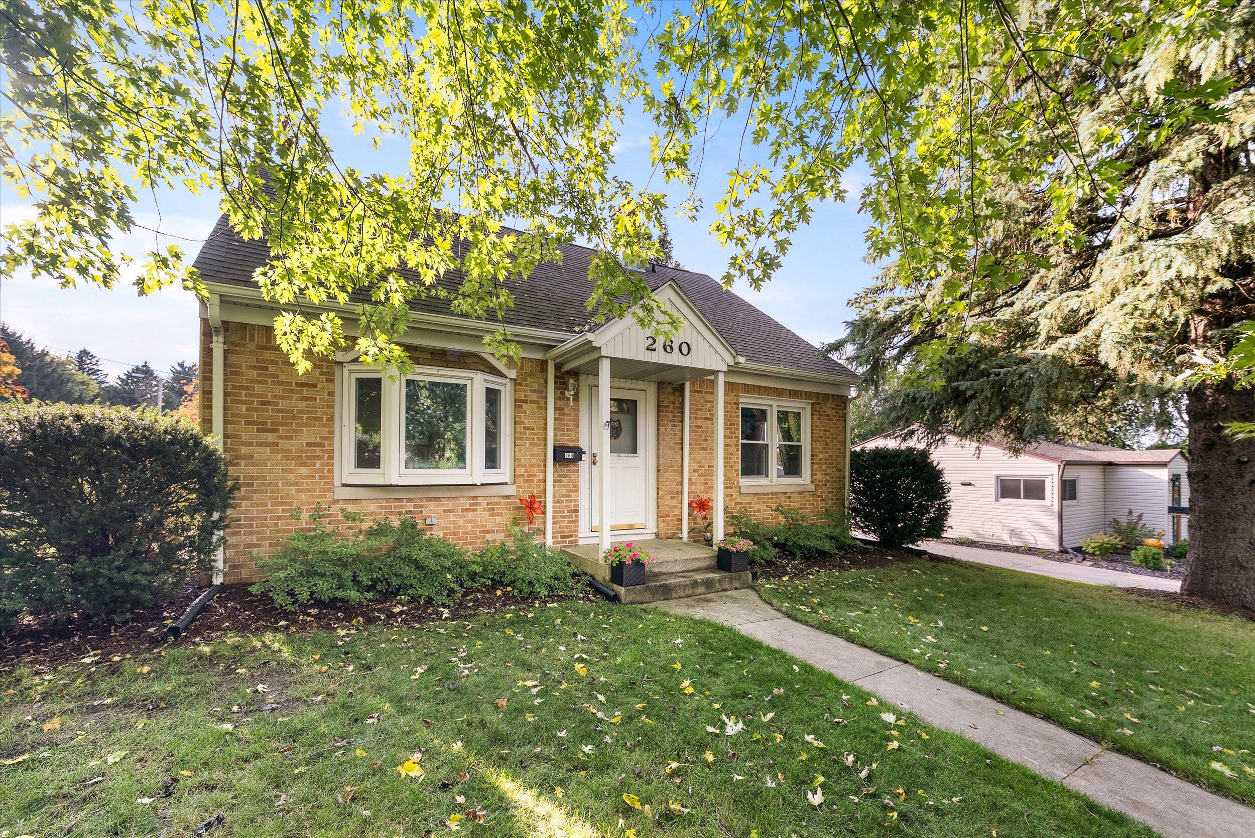 260 S Silverbrook Dr