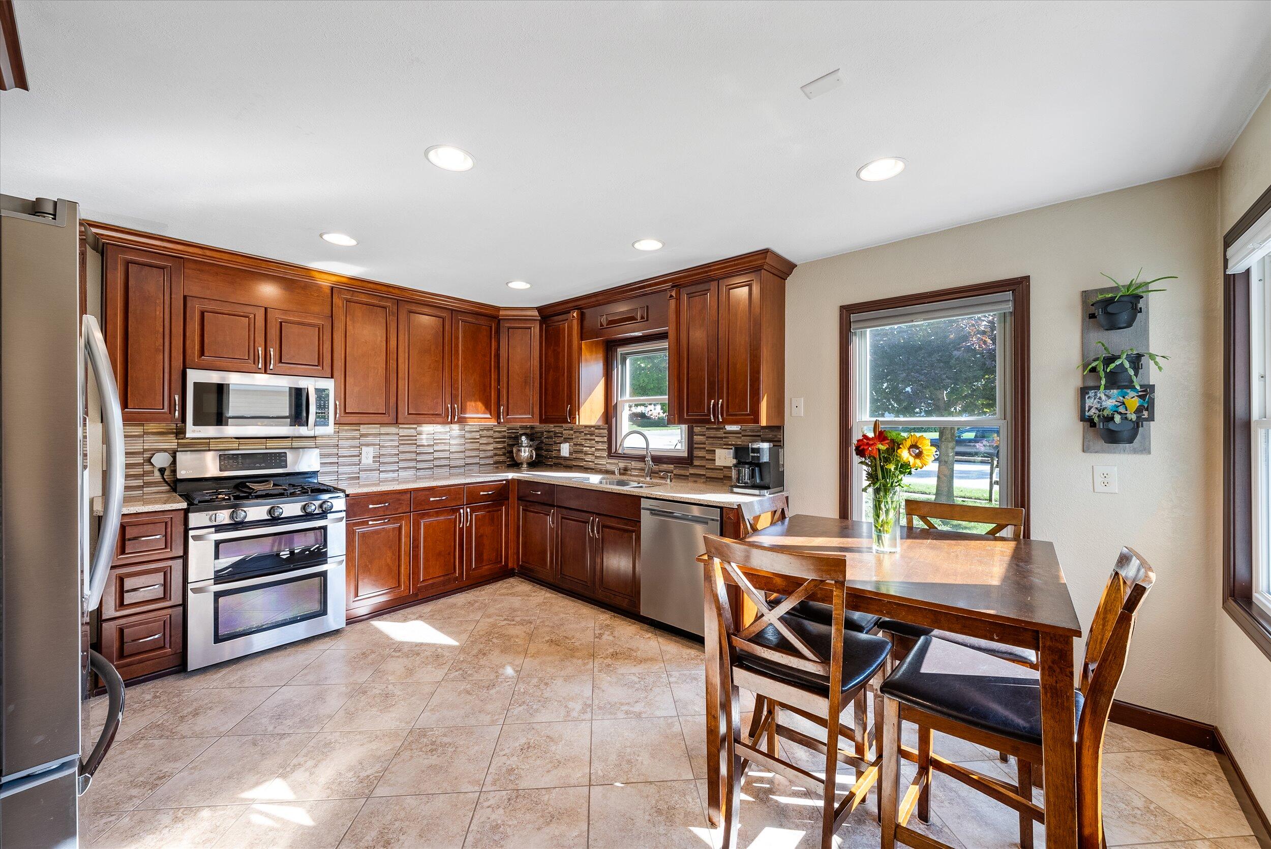 260 S Silverbrook Dr