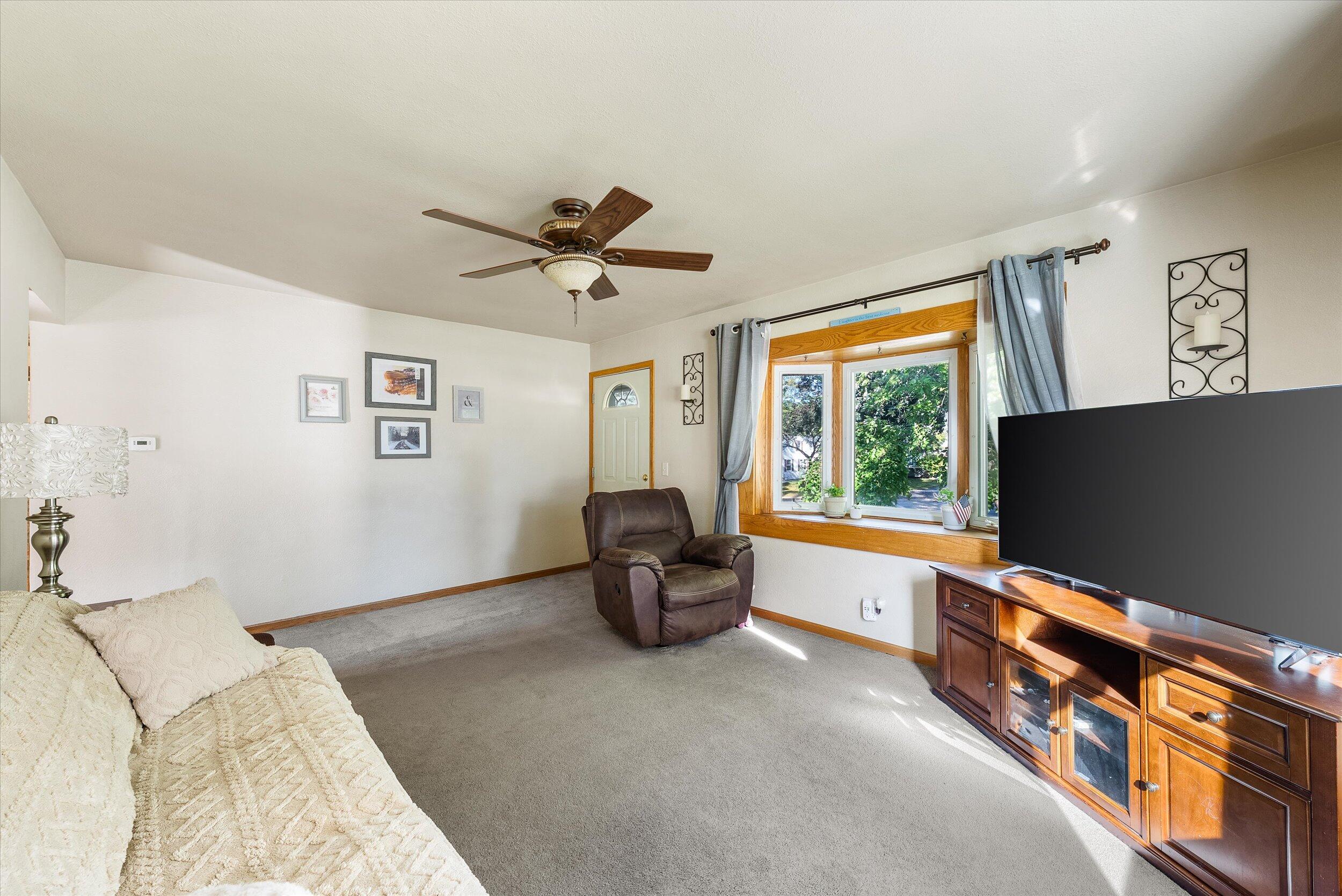 260 S Silverbrook Dr