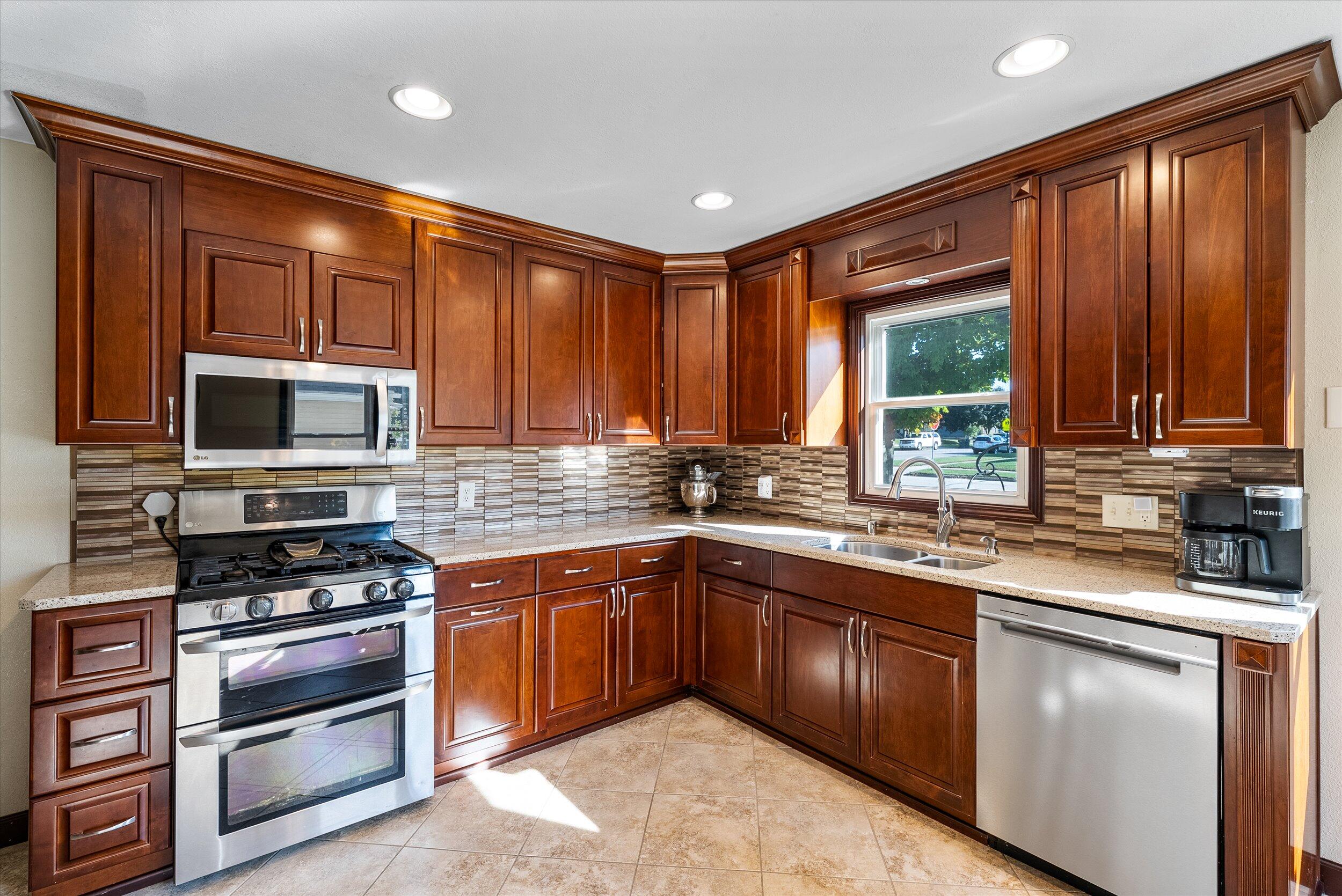 260 S Silverbrook Dr