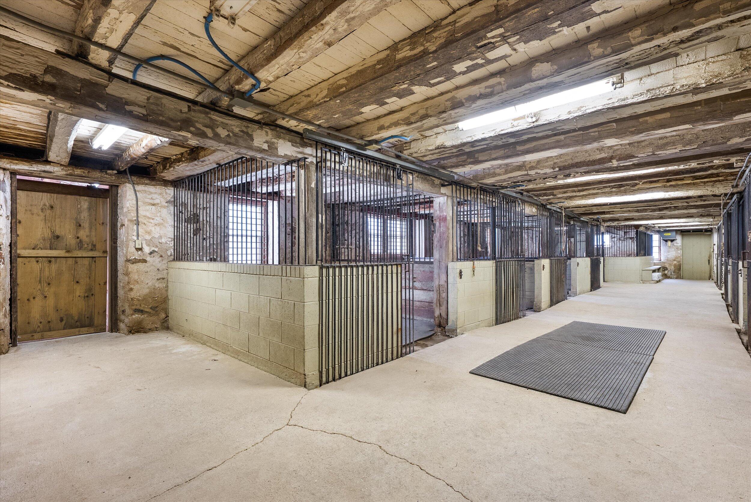 7918  Pleasant Valley Rd