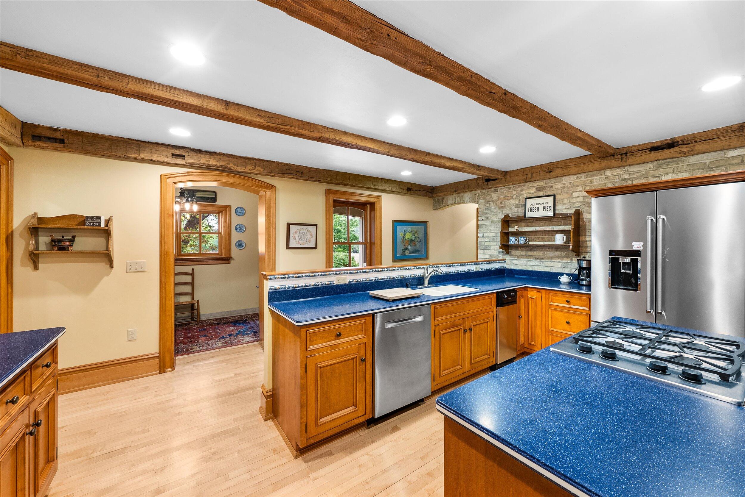 7918  Pleasant Valley Rd