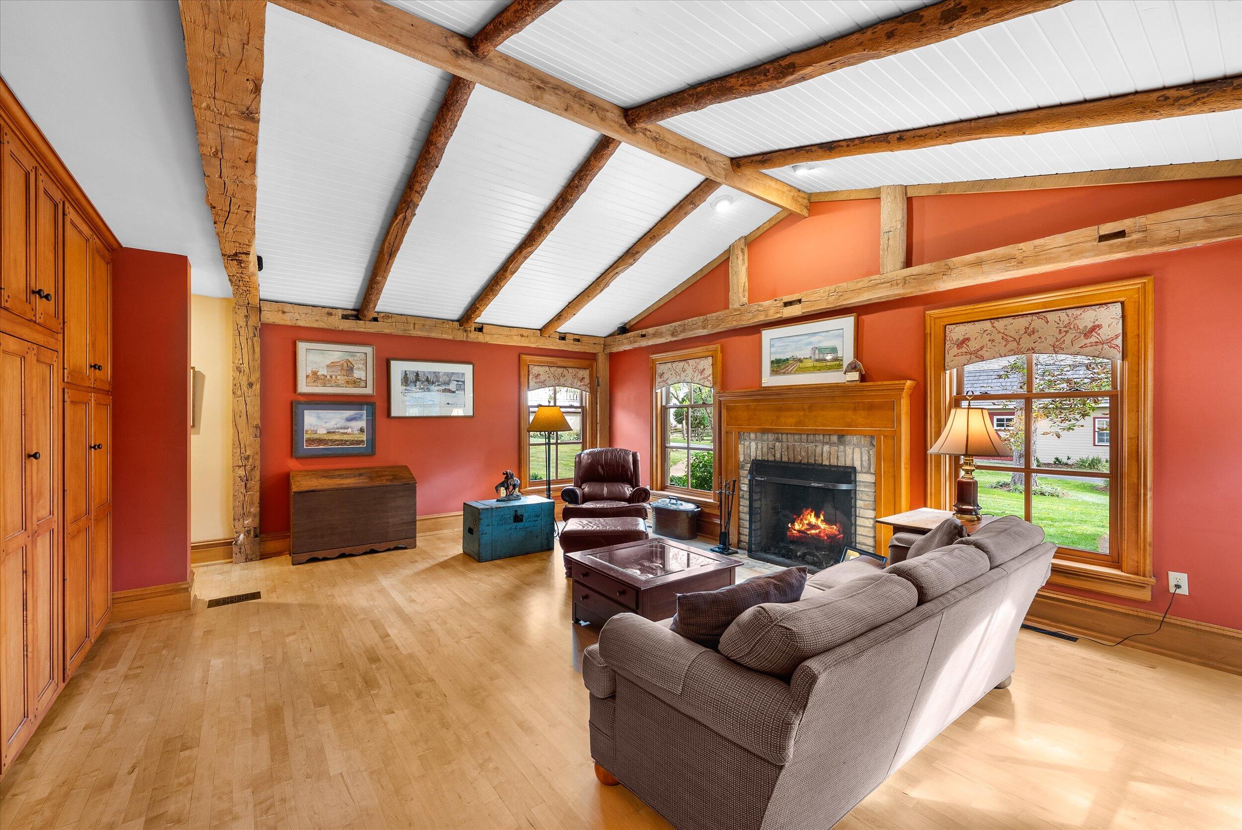 7918  Pleasant Valley Rd