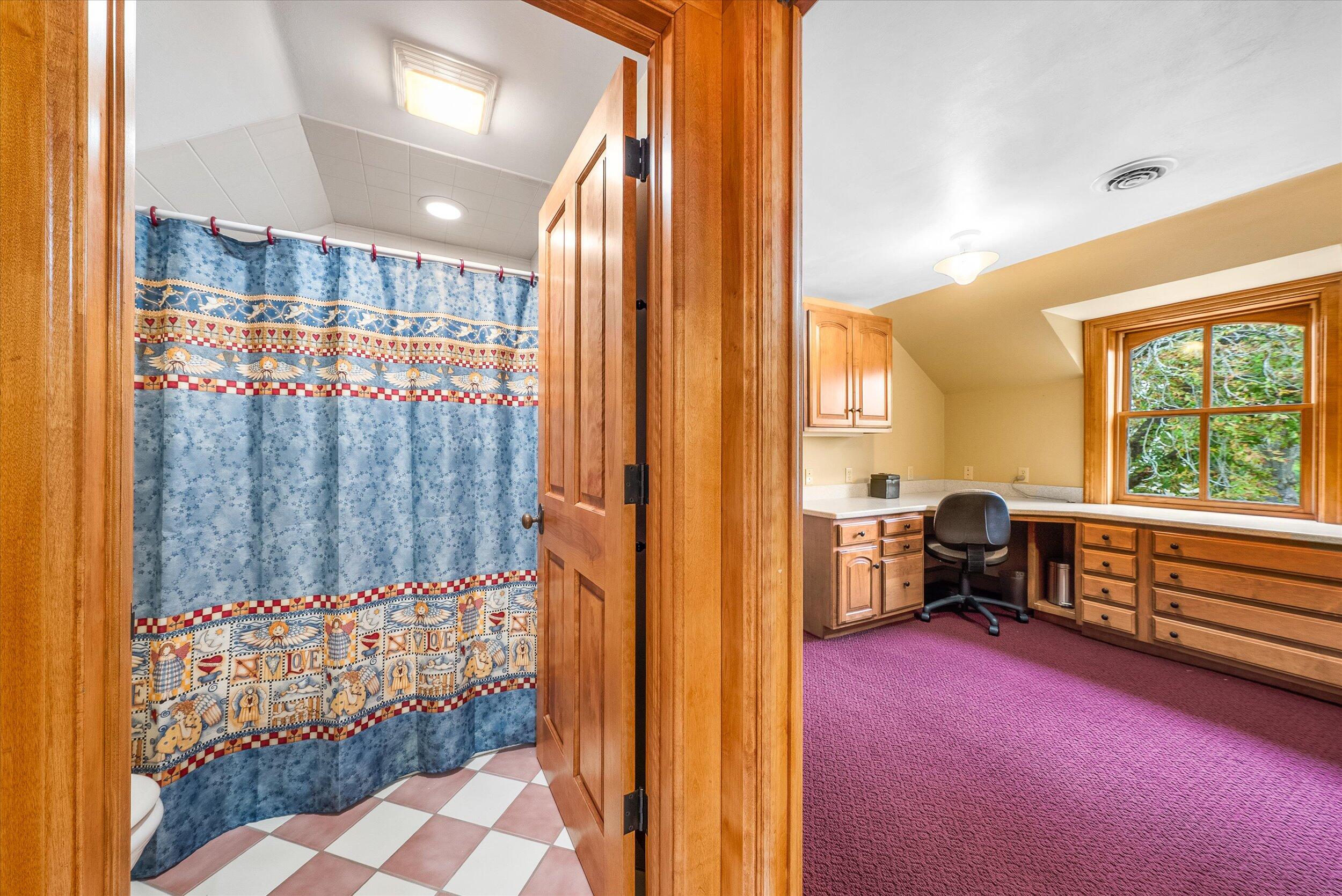 7918  Pleasant Valley Rd