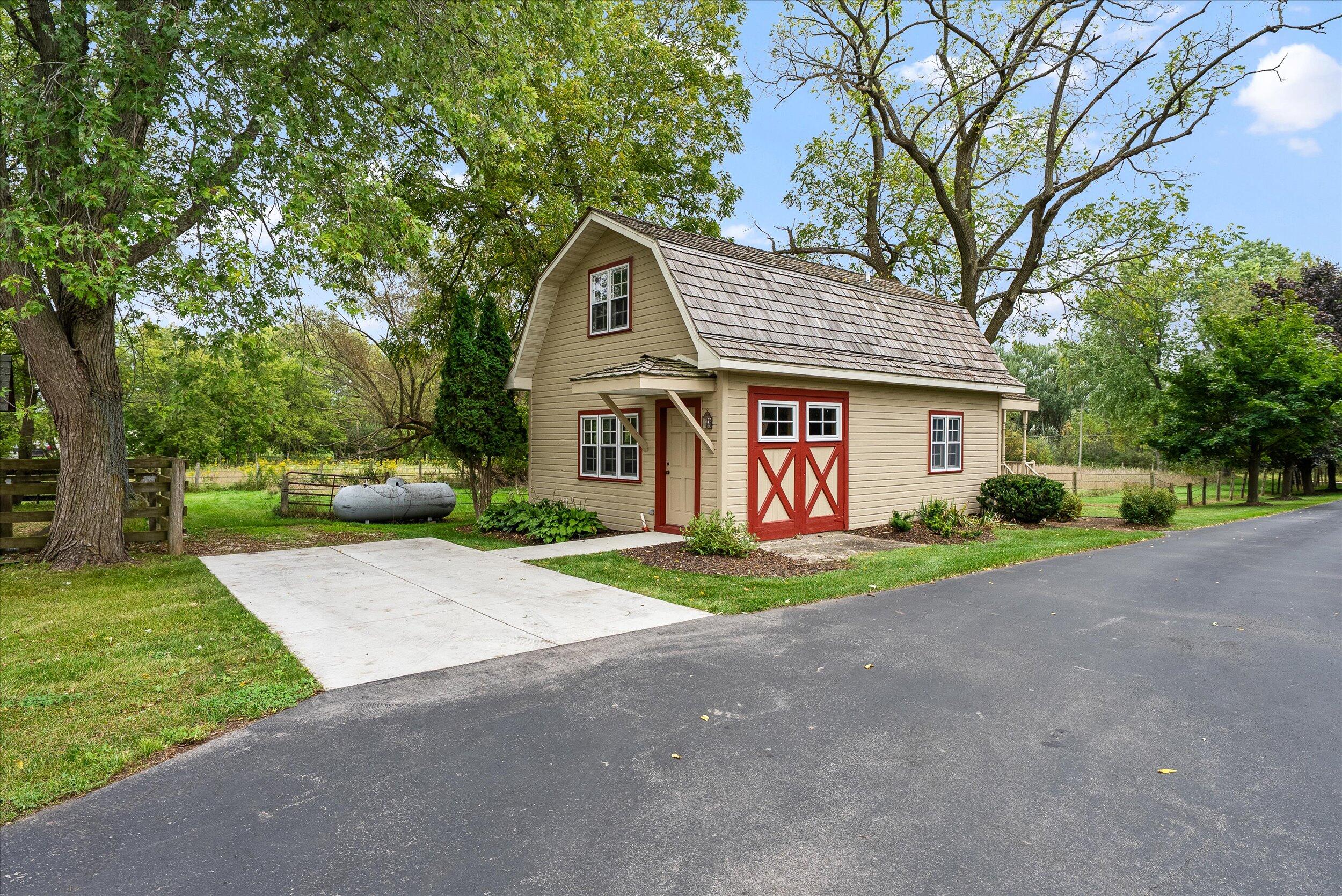 7918  Pleasant Valley Rd