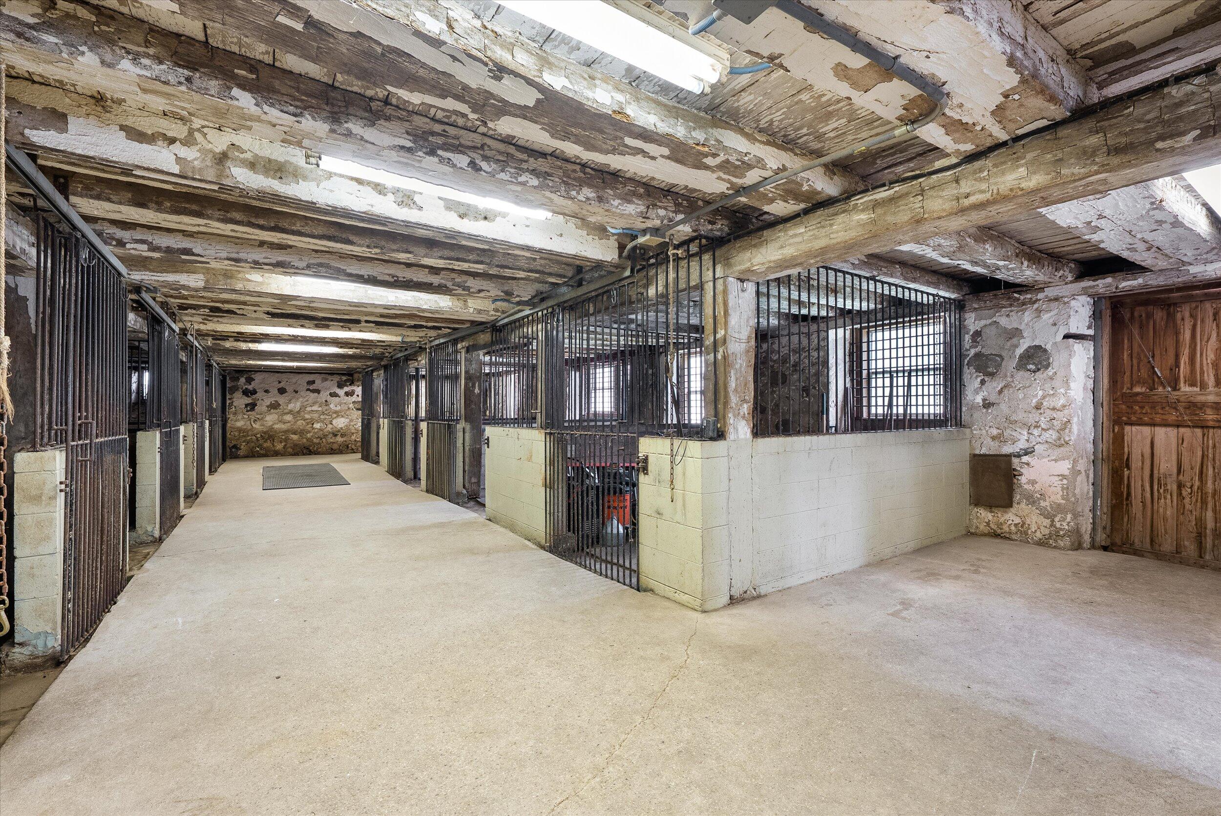 7918  Pleasant Valley Rd