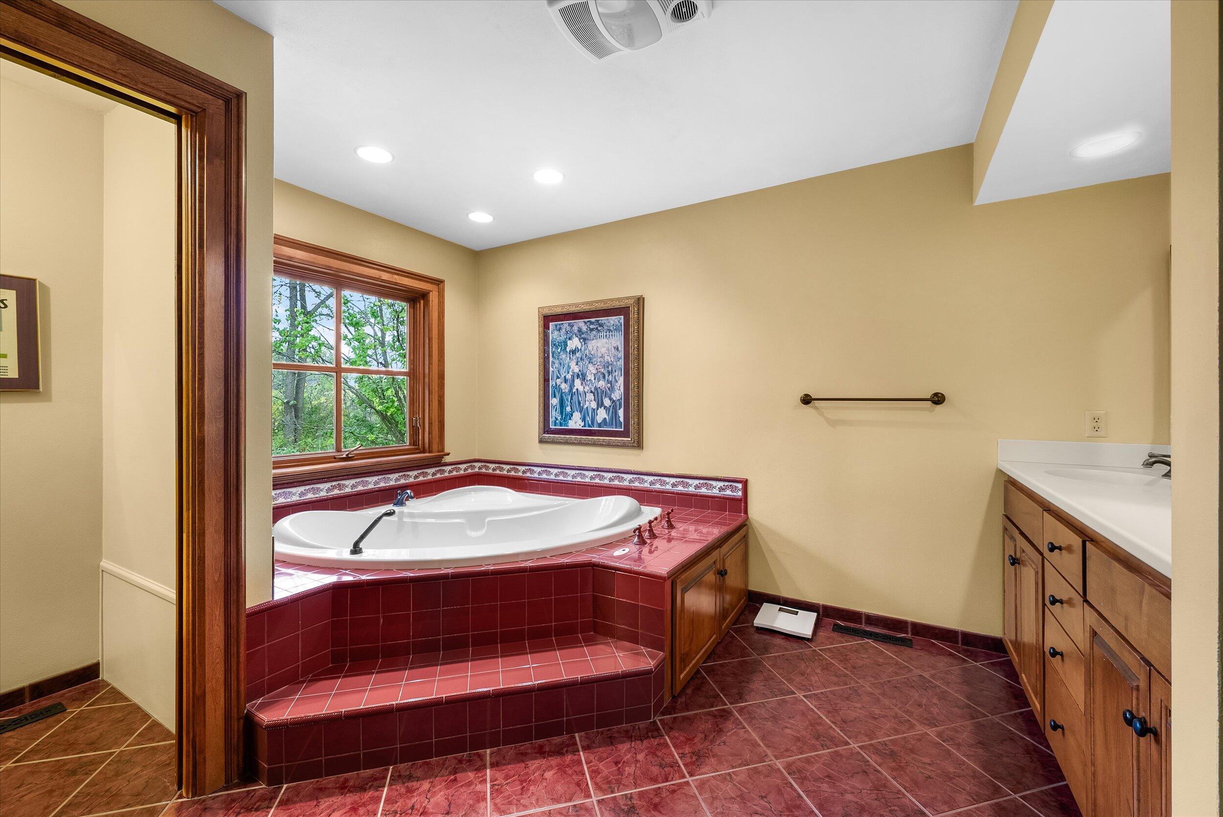 7918  Pleasant Valley Rd