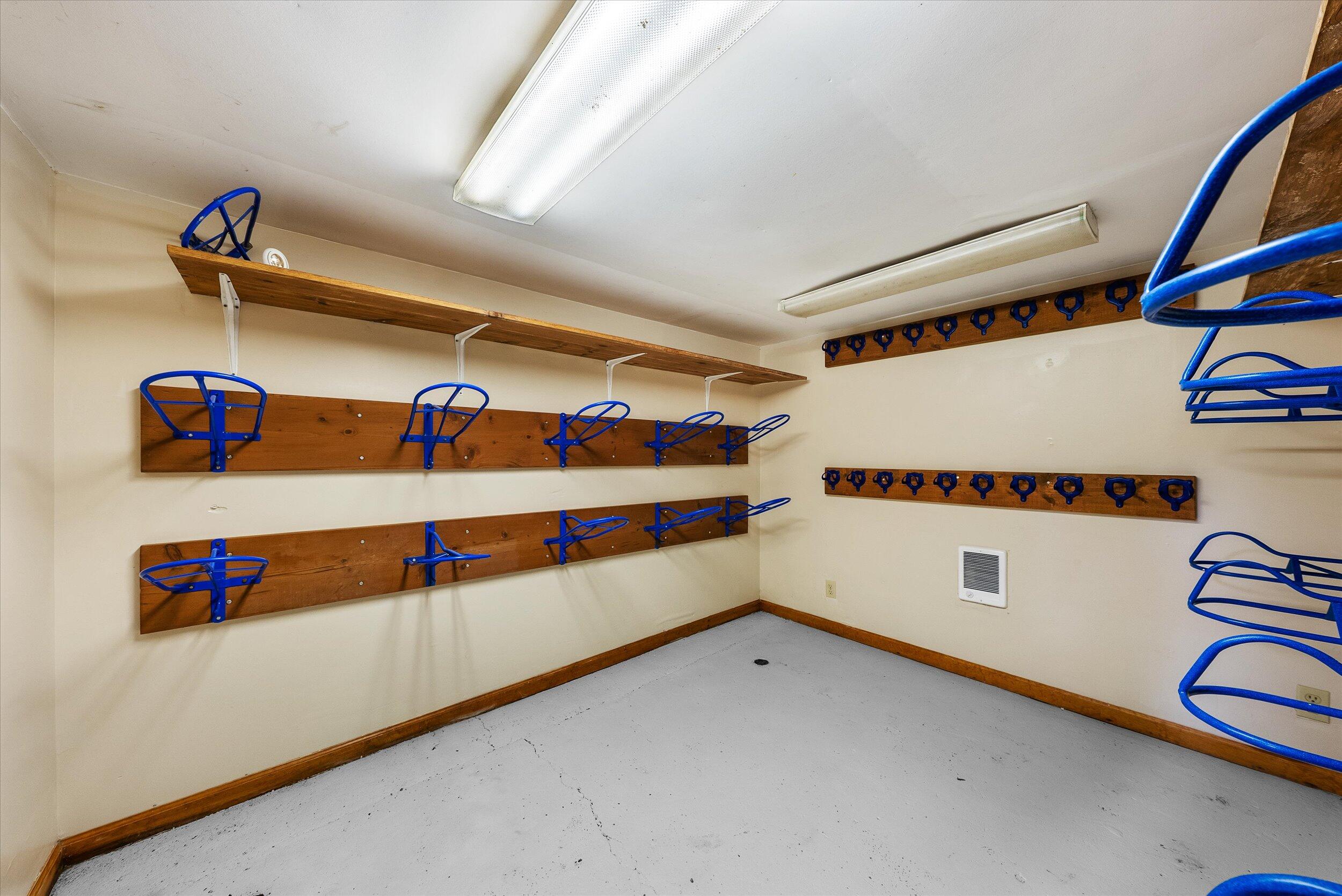 7918  Pleasant Valley Rd