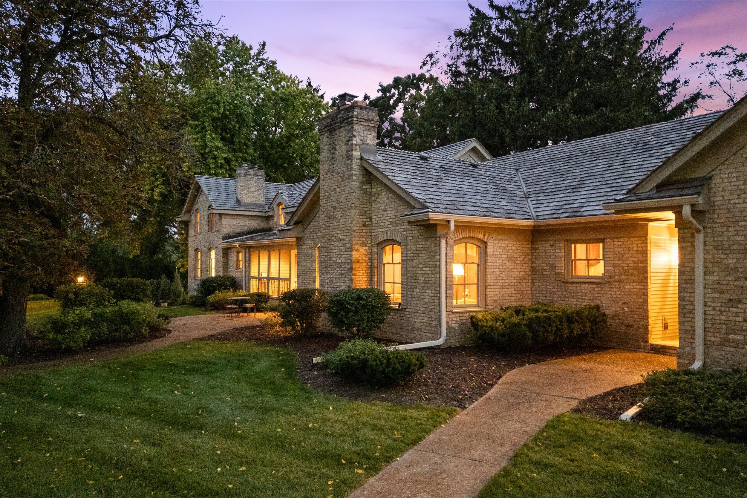 7918  Pleasant Valley Rd