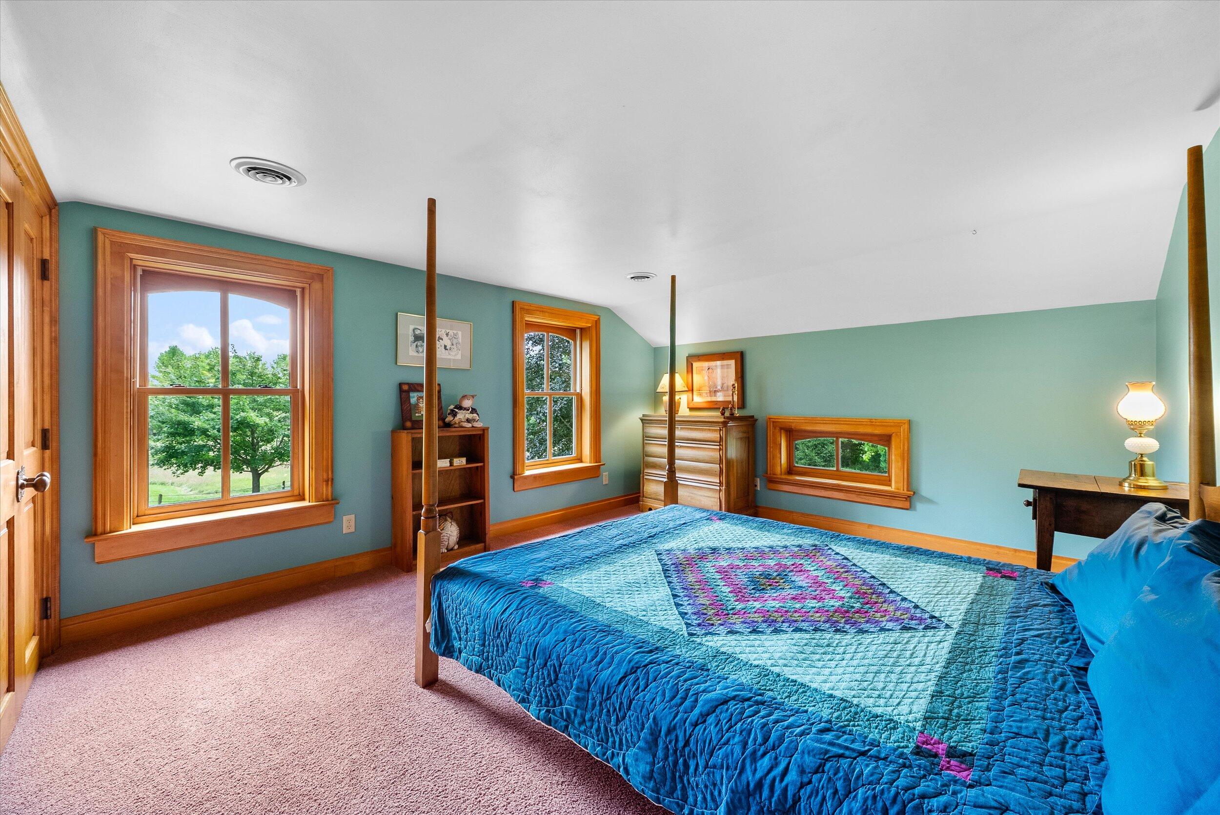 7918  Pleasant Valley Rd