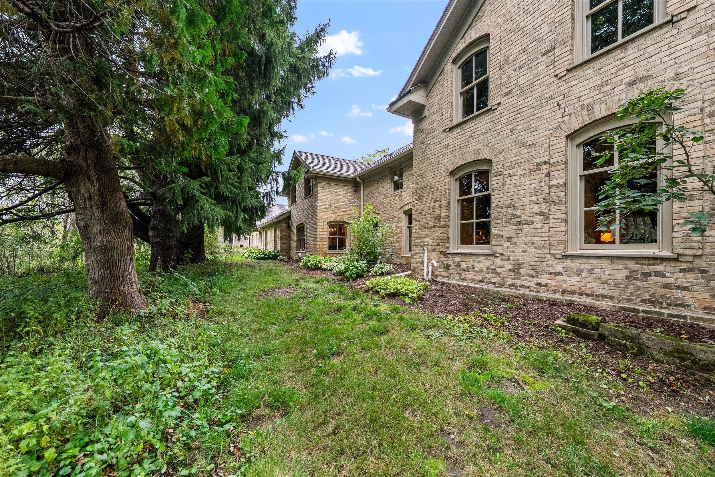 7918  Pleasant Valley Rd