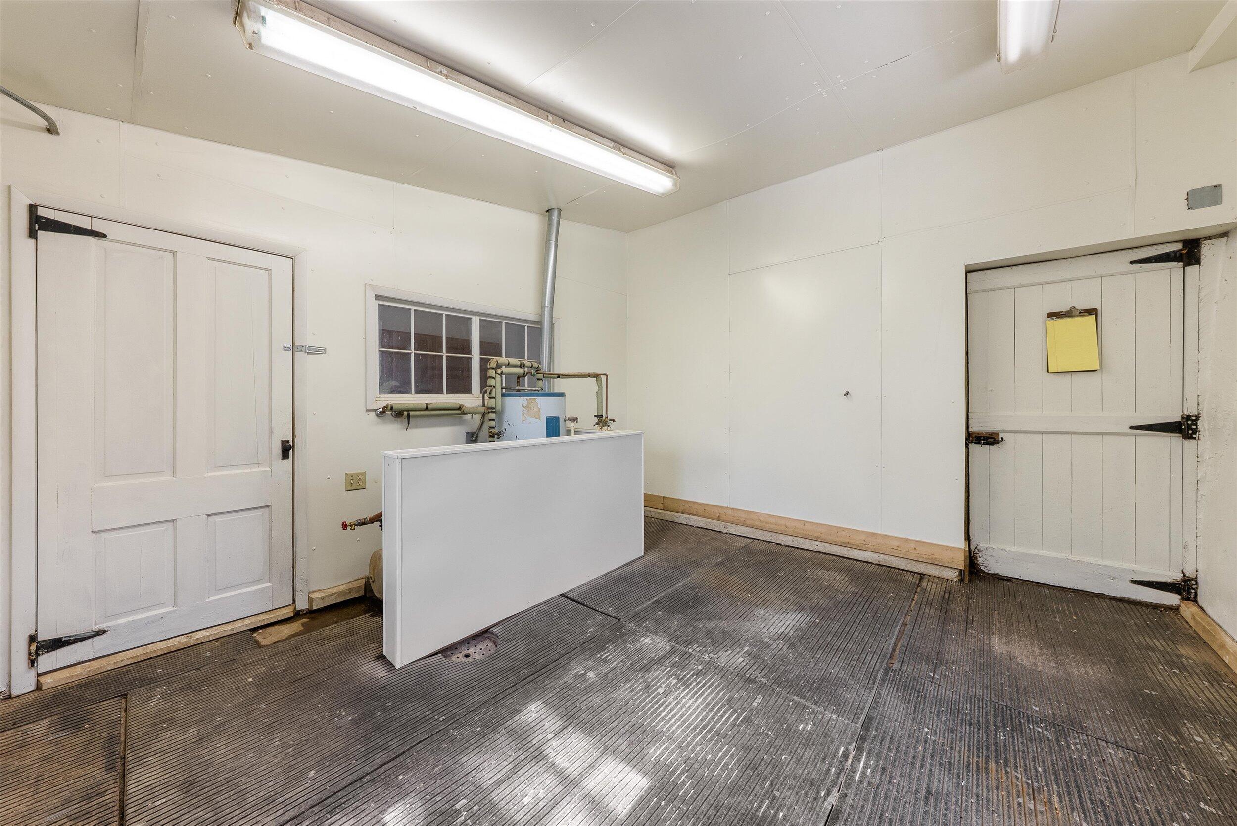 7918  Pleasant Valley Rd