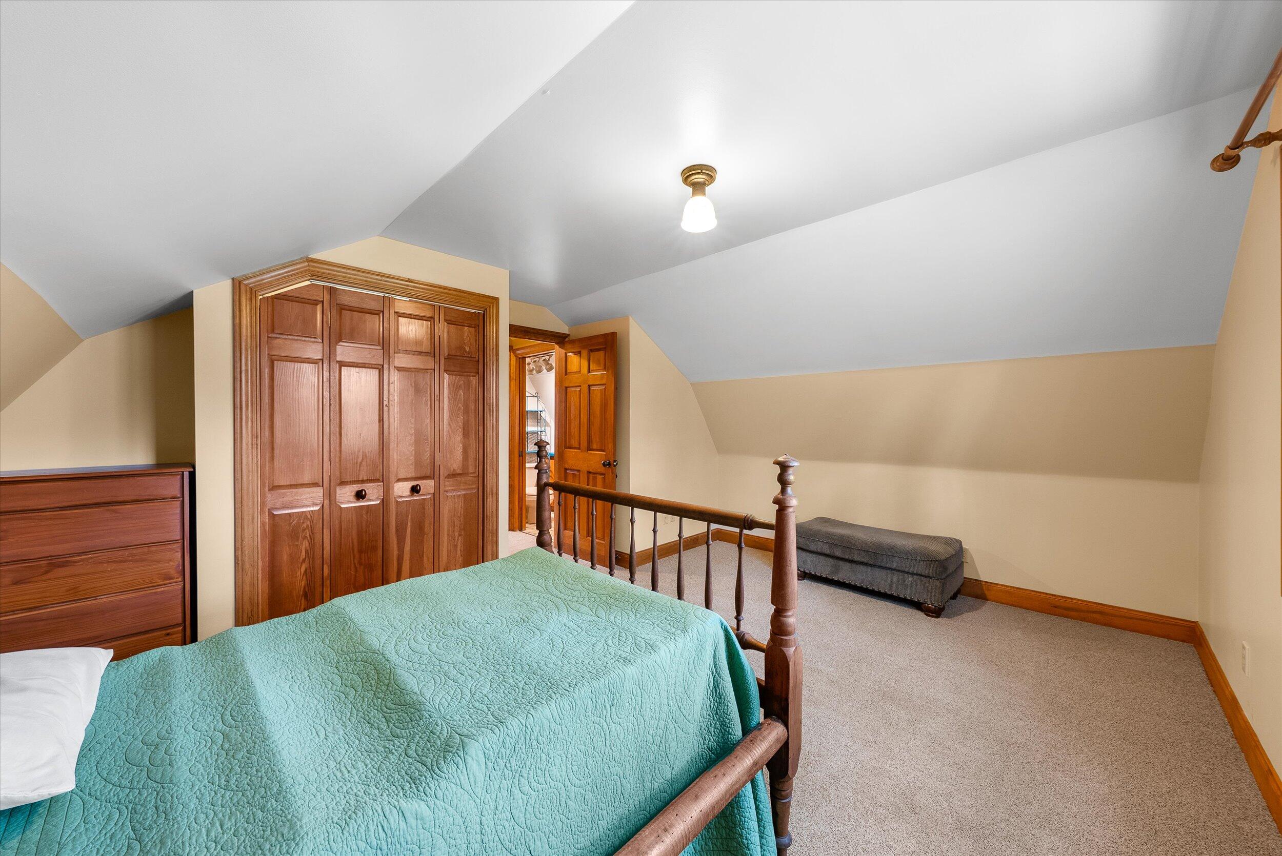 7918  Pleasant Valley Rd