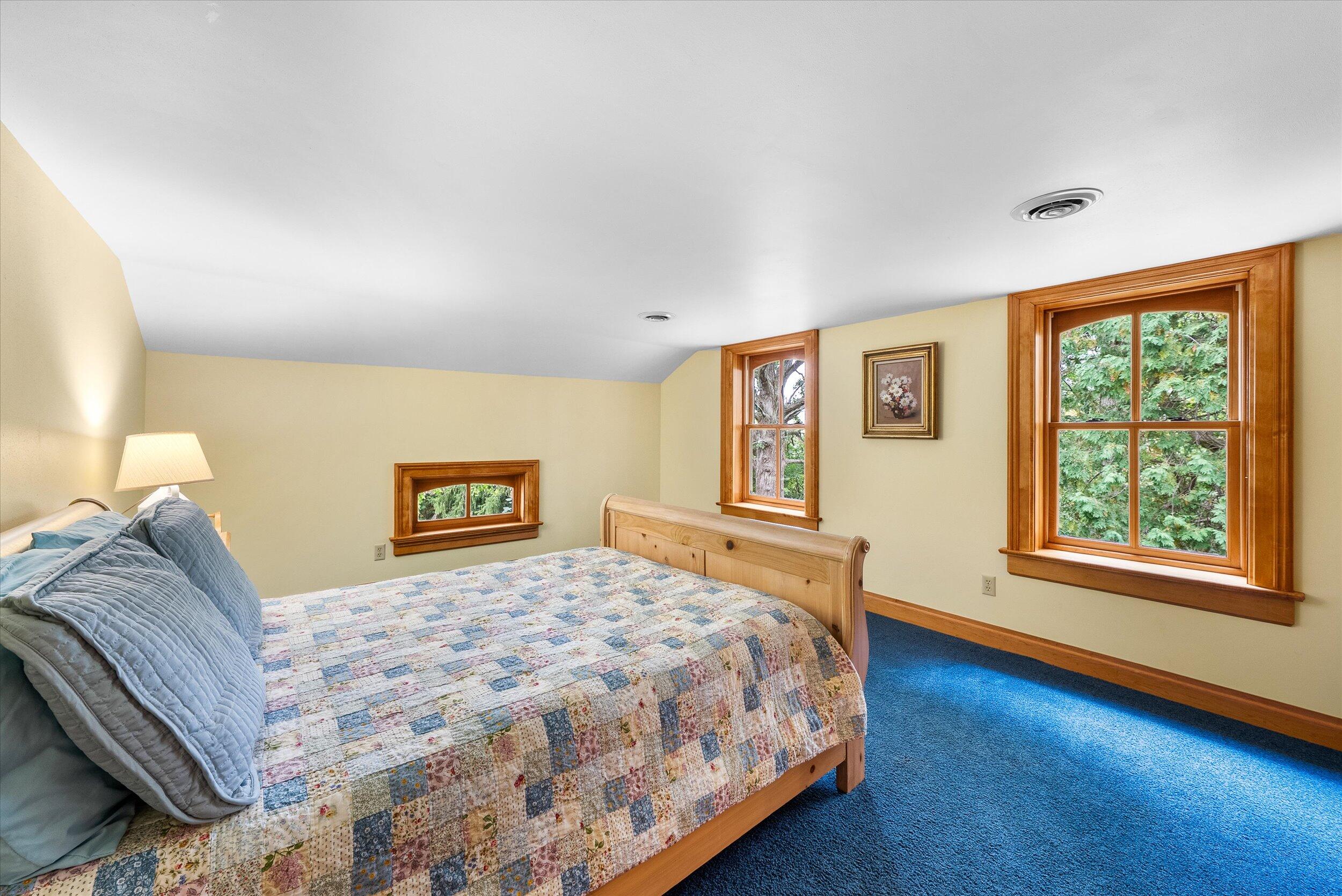 7918  Pleasant Valley Rd