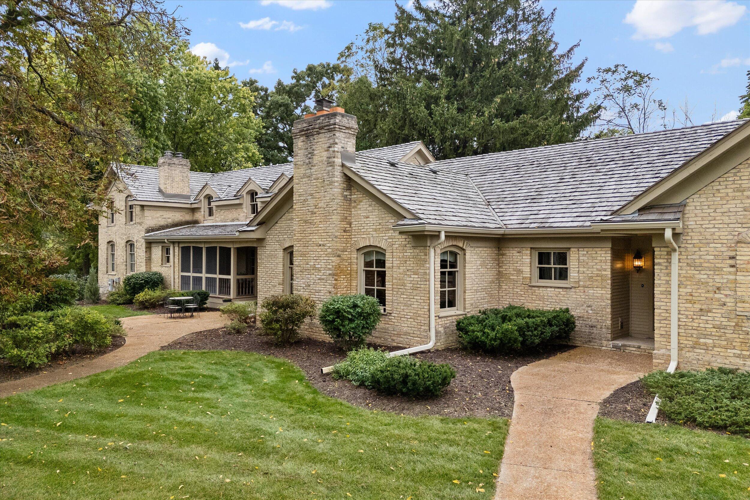 7918  Pleasant Valley Rd