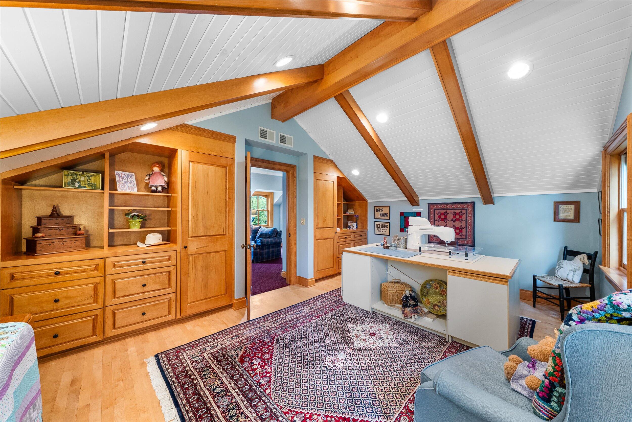 7918  Pleasant Valley Rd