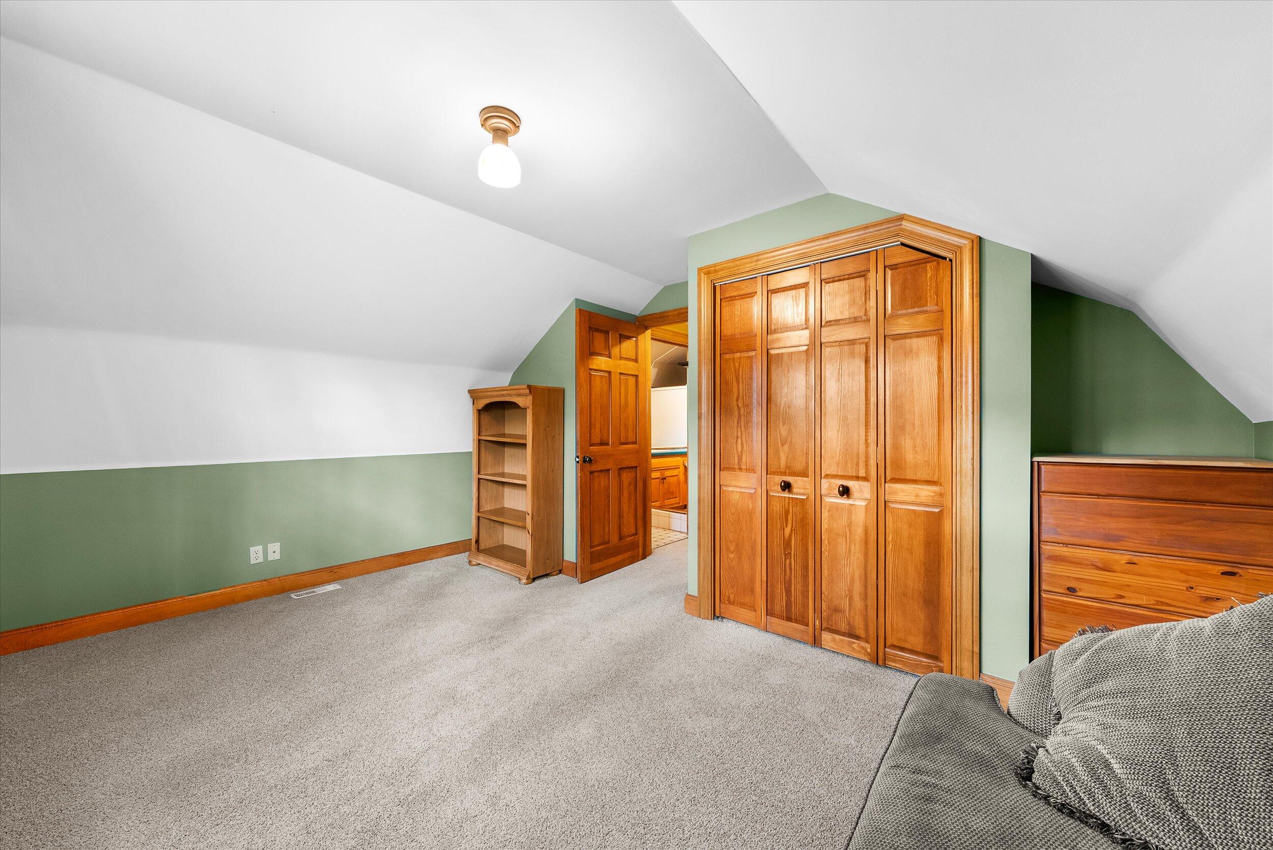 7918  Pleasant Valley Rd