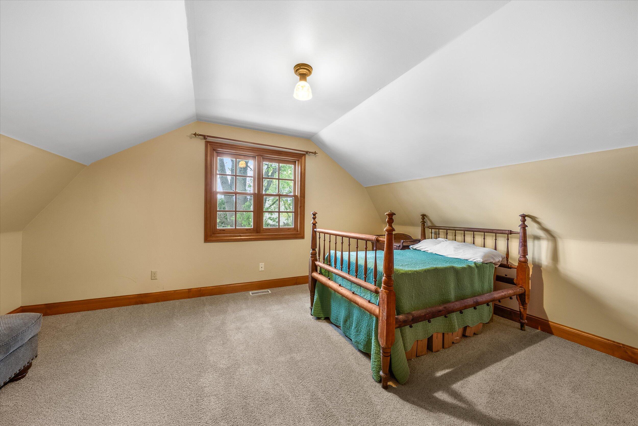 7918  Pleasant Valley Rd