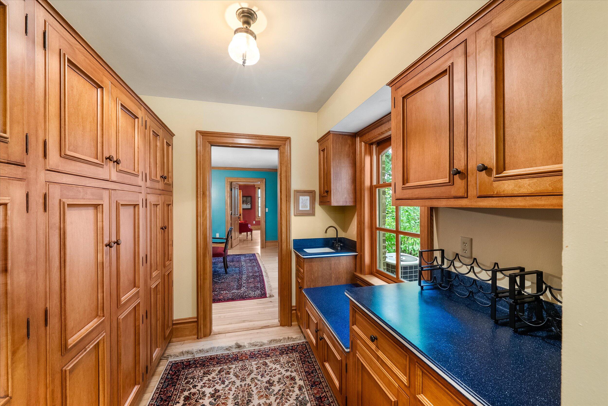 7918  Pleasant Valley Rd