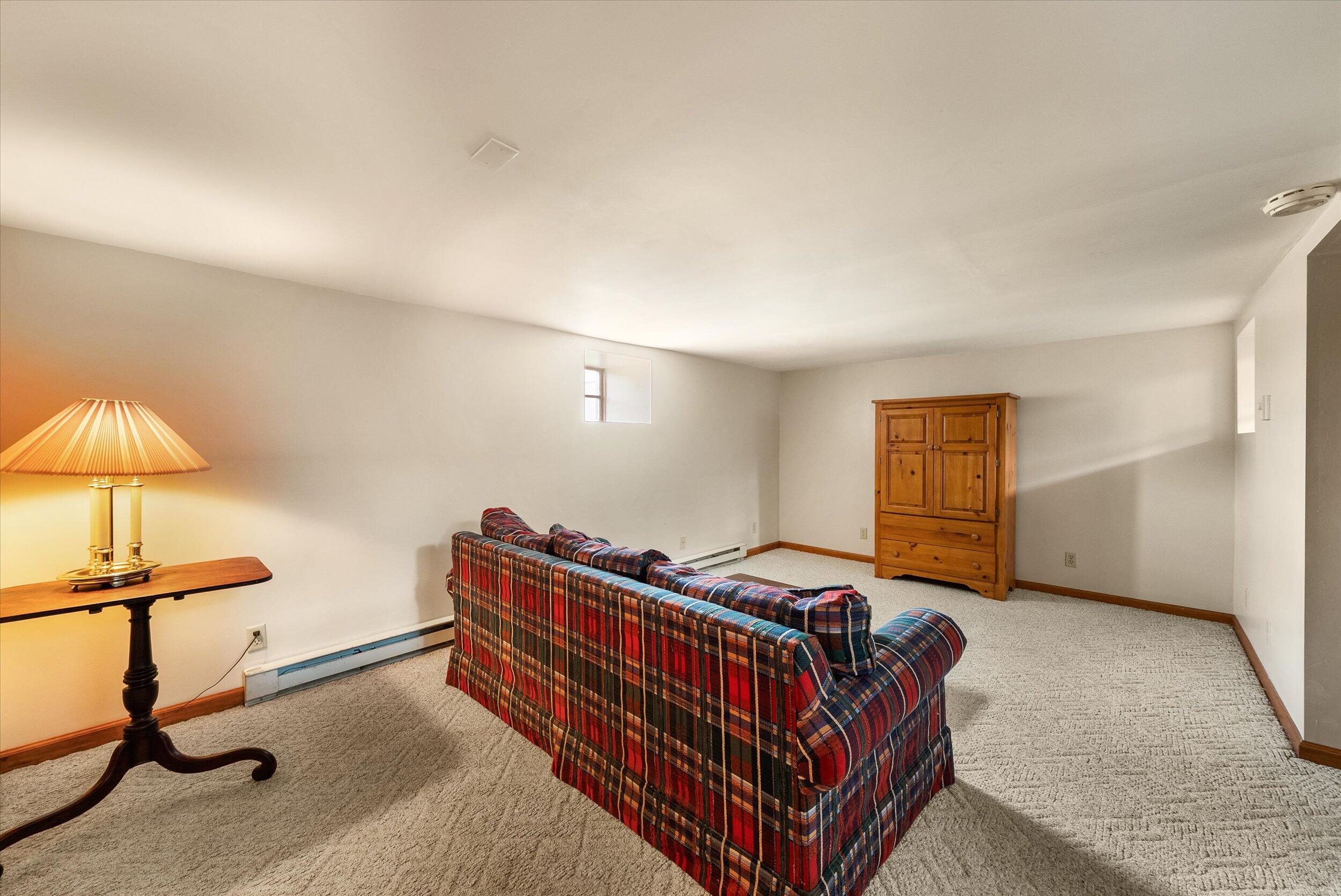 7918  Pleasant Valley Rd