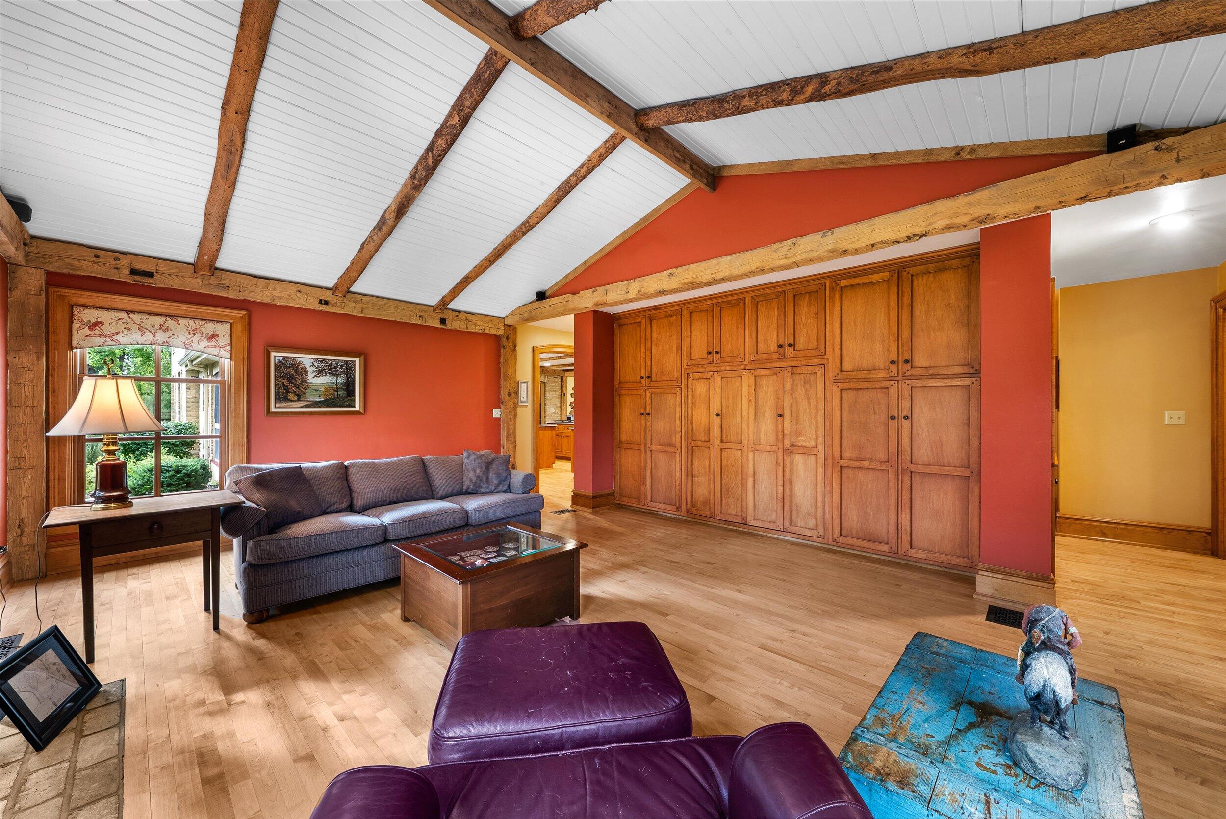 7918  Pleasant Valley Rd