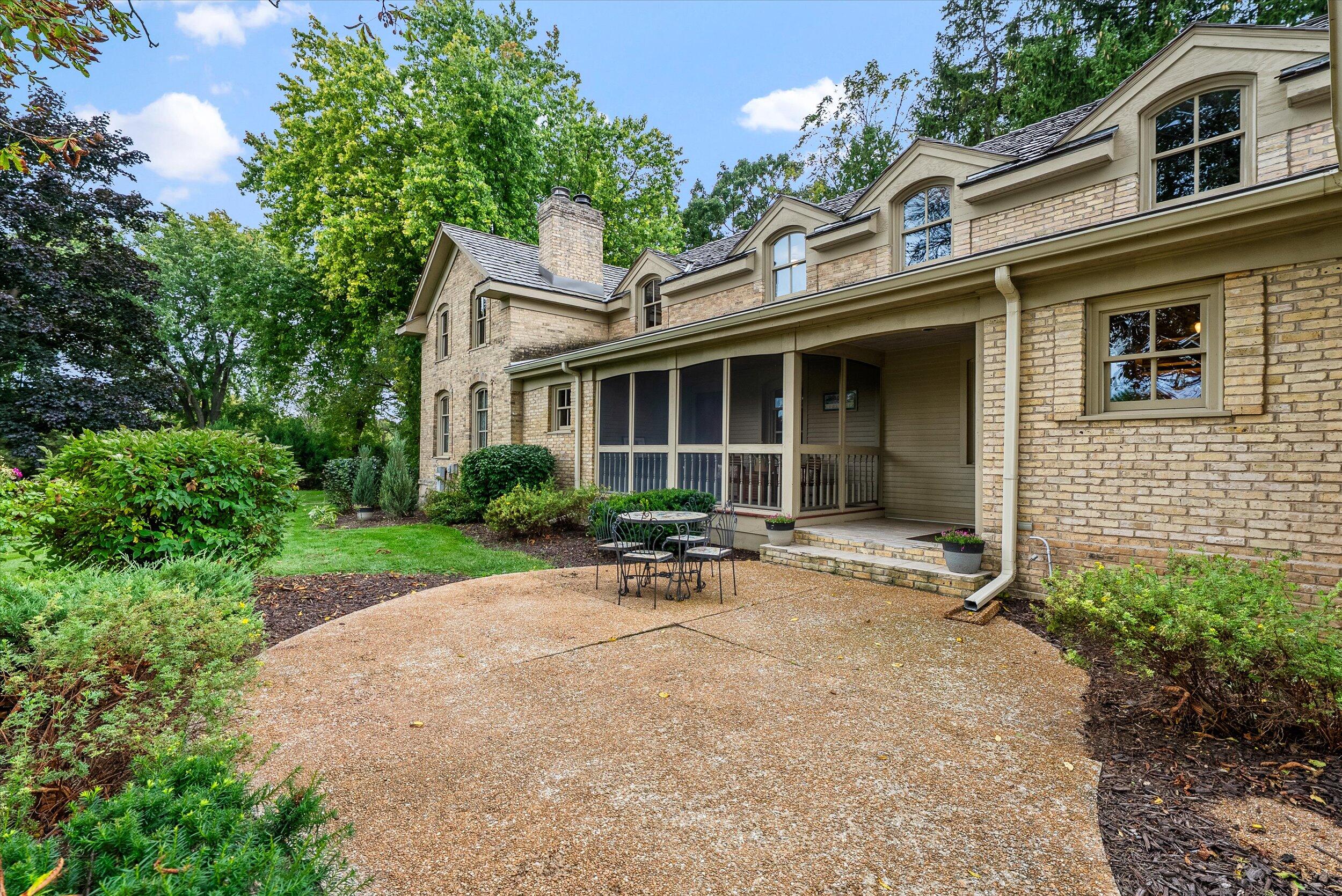 7918  Pleasant Valley Rd