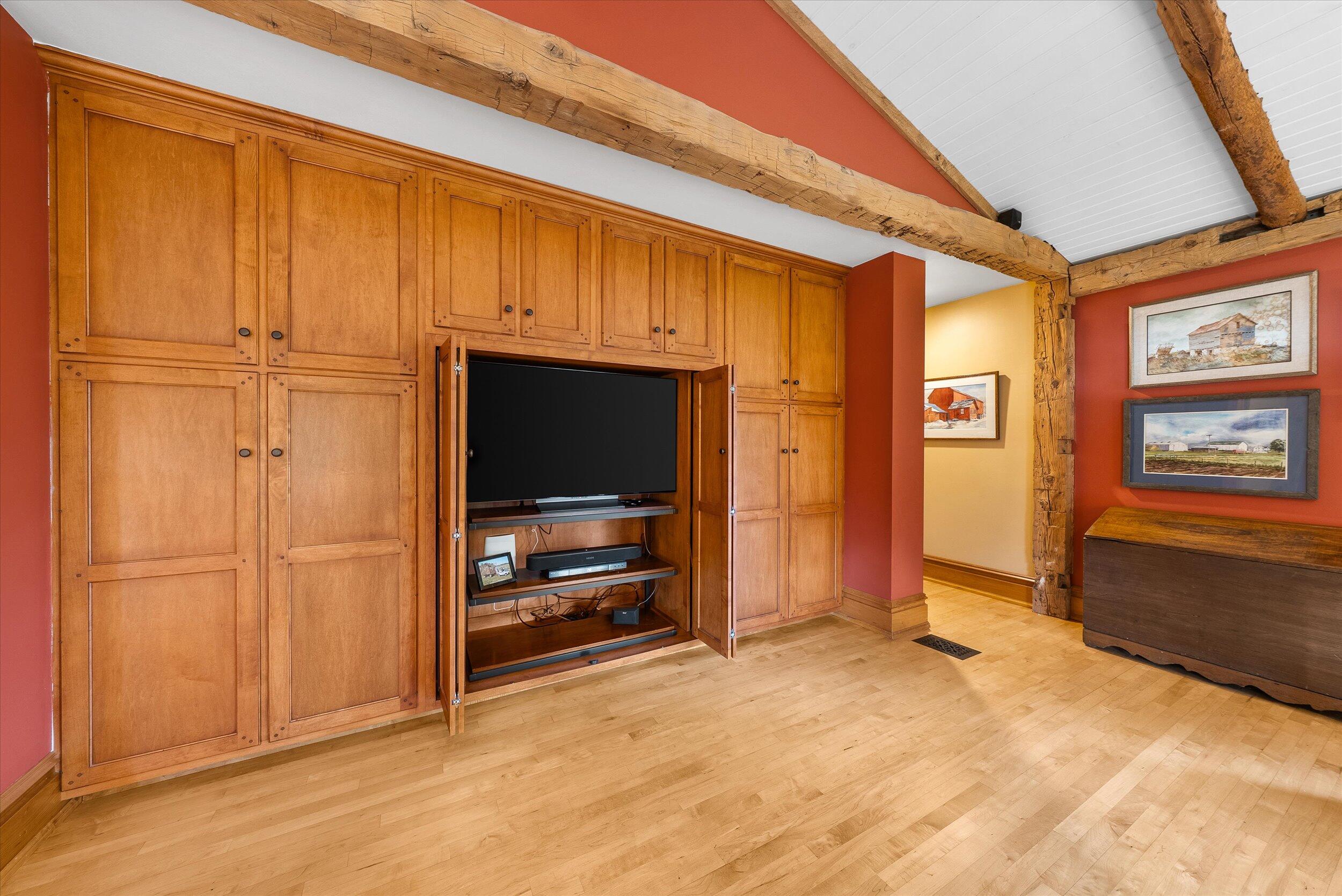 7918  Pleasant Valley Rd