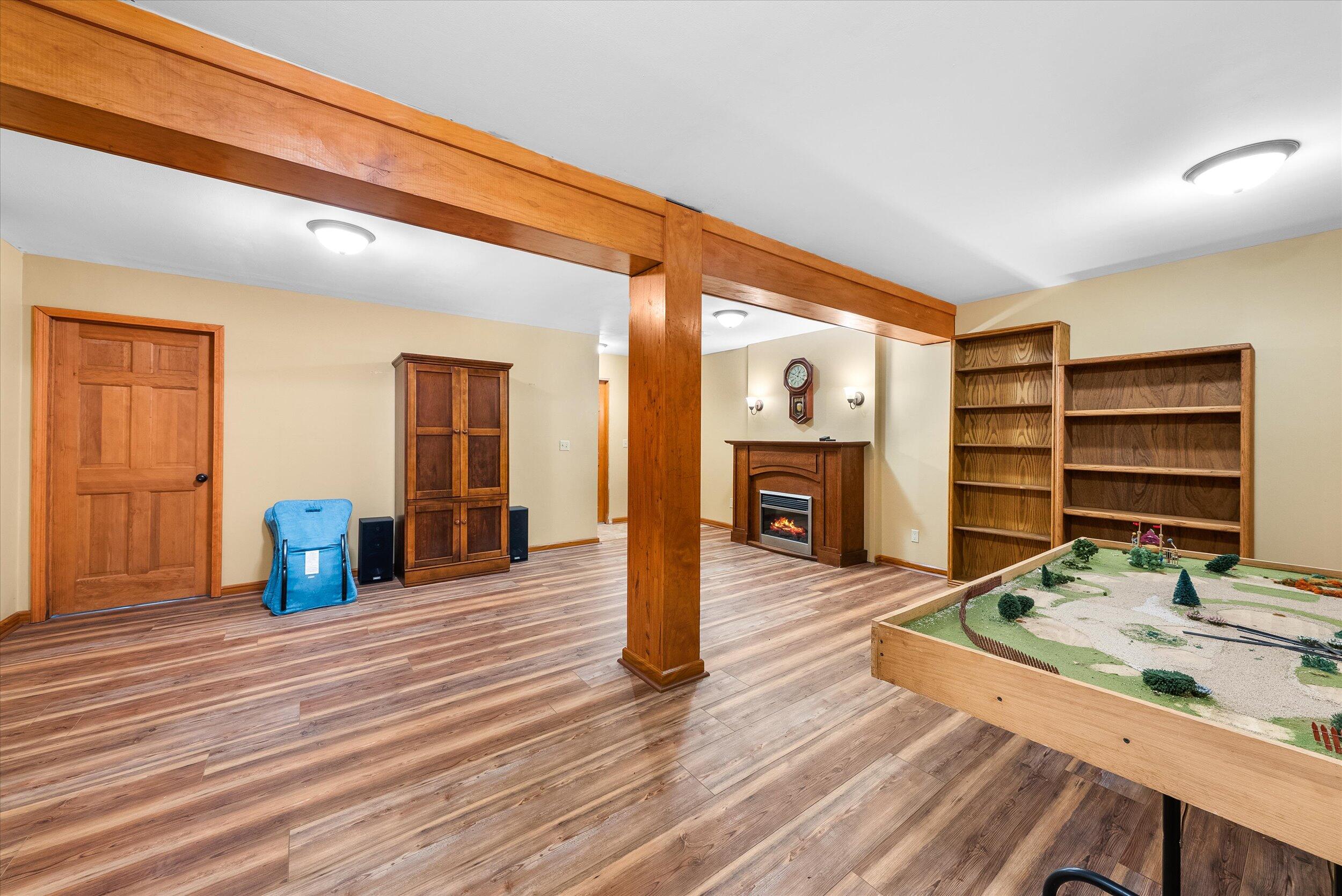 7918  Pleasant Valley Rd