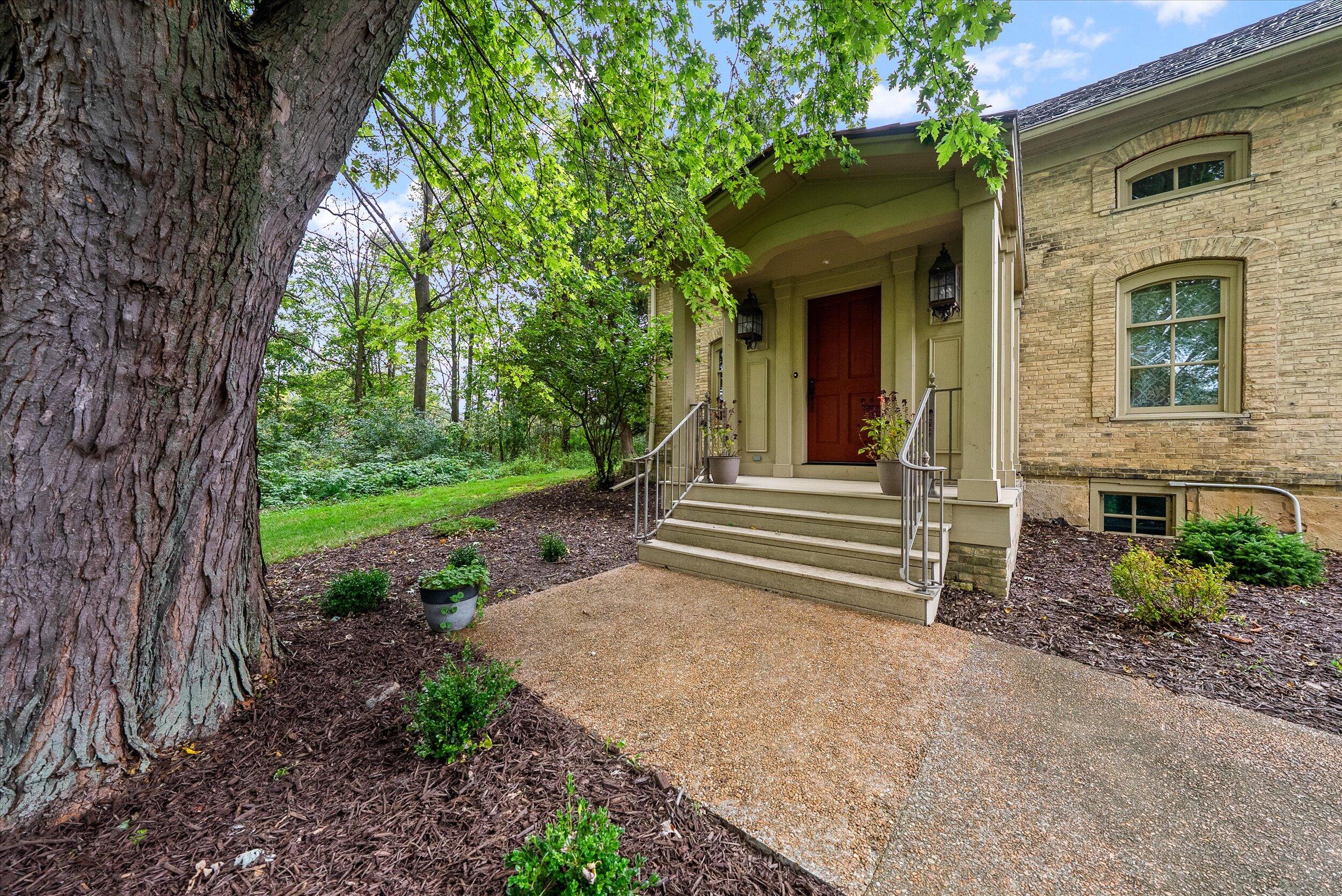 7918  Pleasant Valley Rd