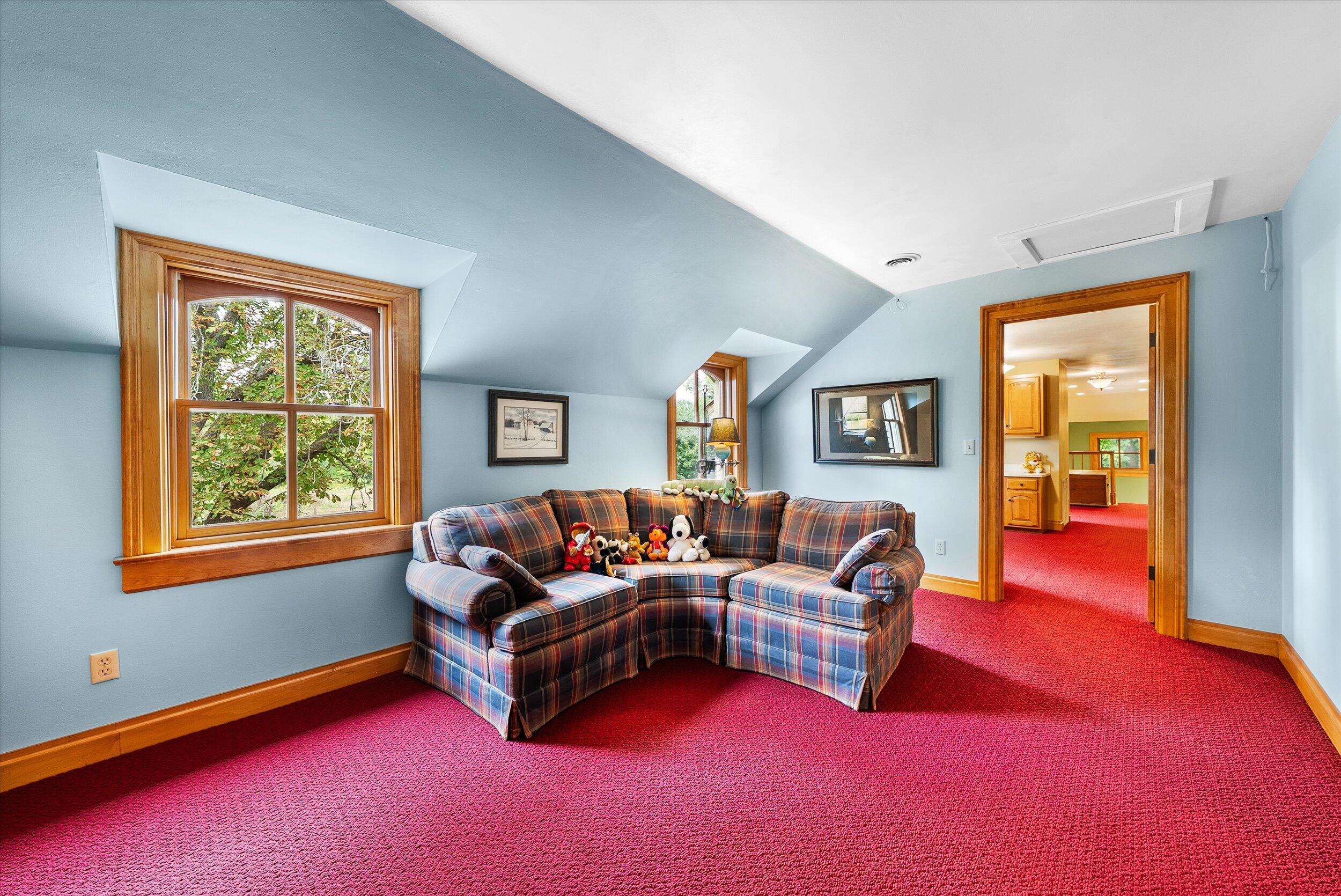 7918  Pleasant Valley Rd