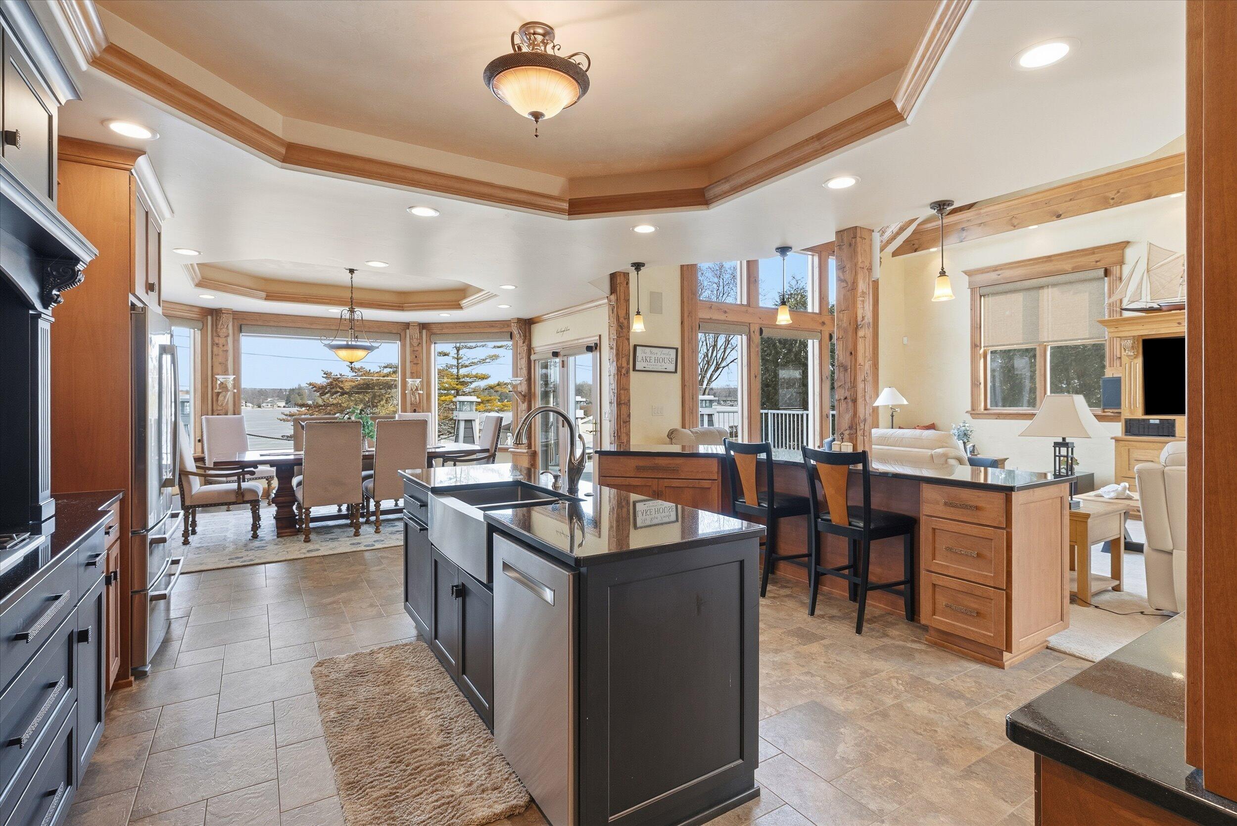 405 Lake Dr