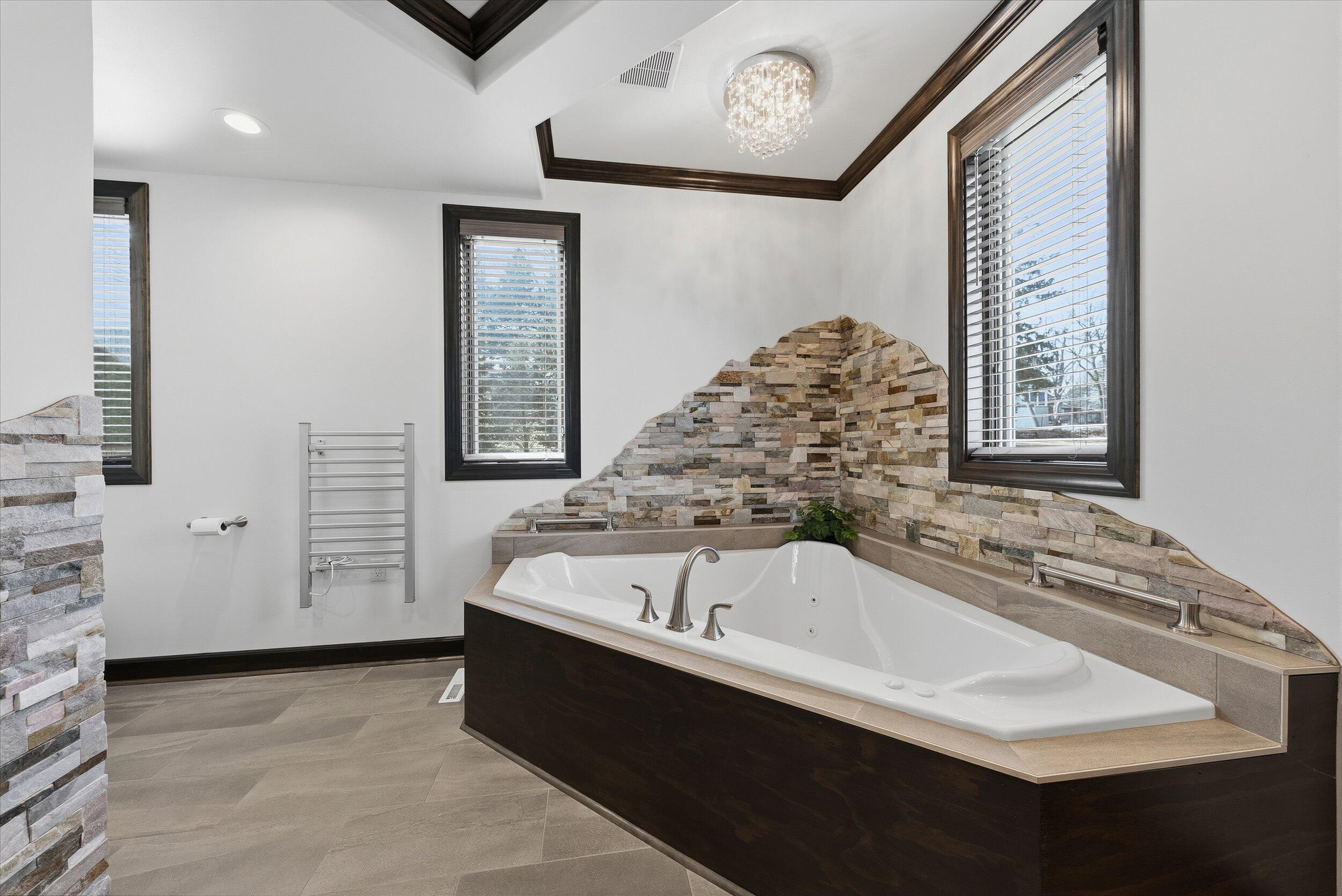 405 Lake Dr