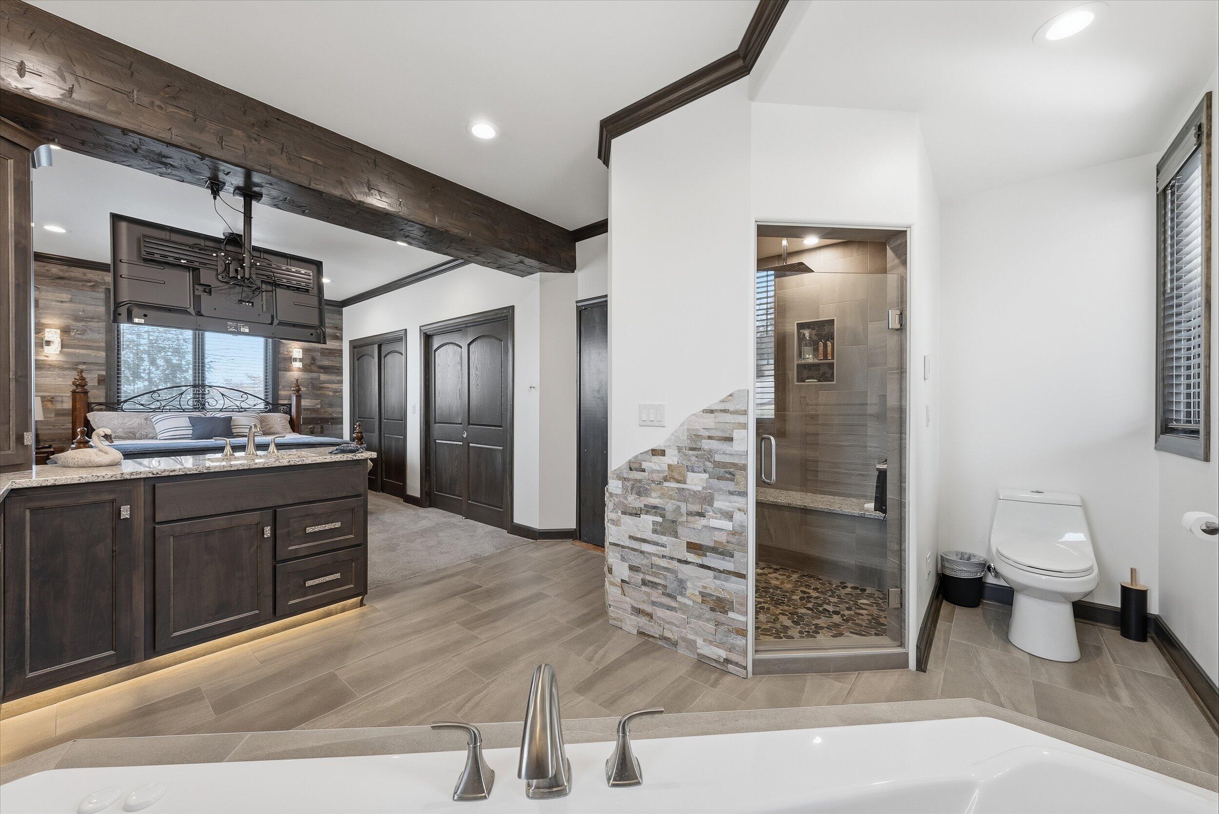 405 Lake Dr