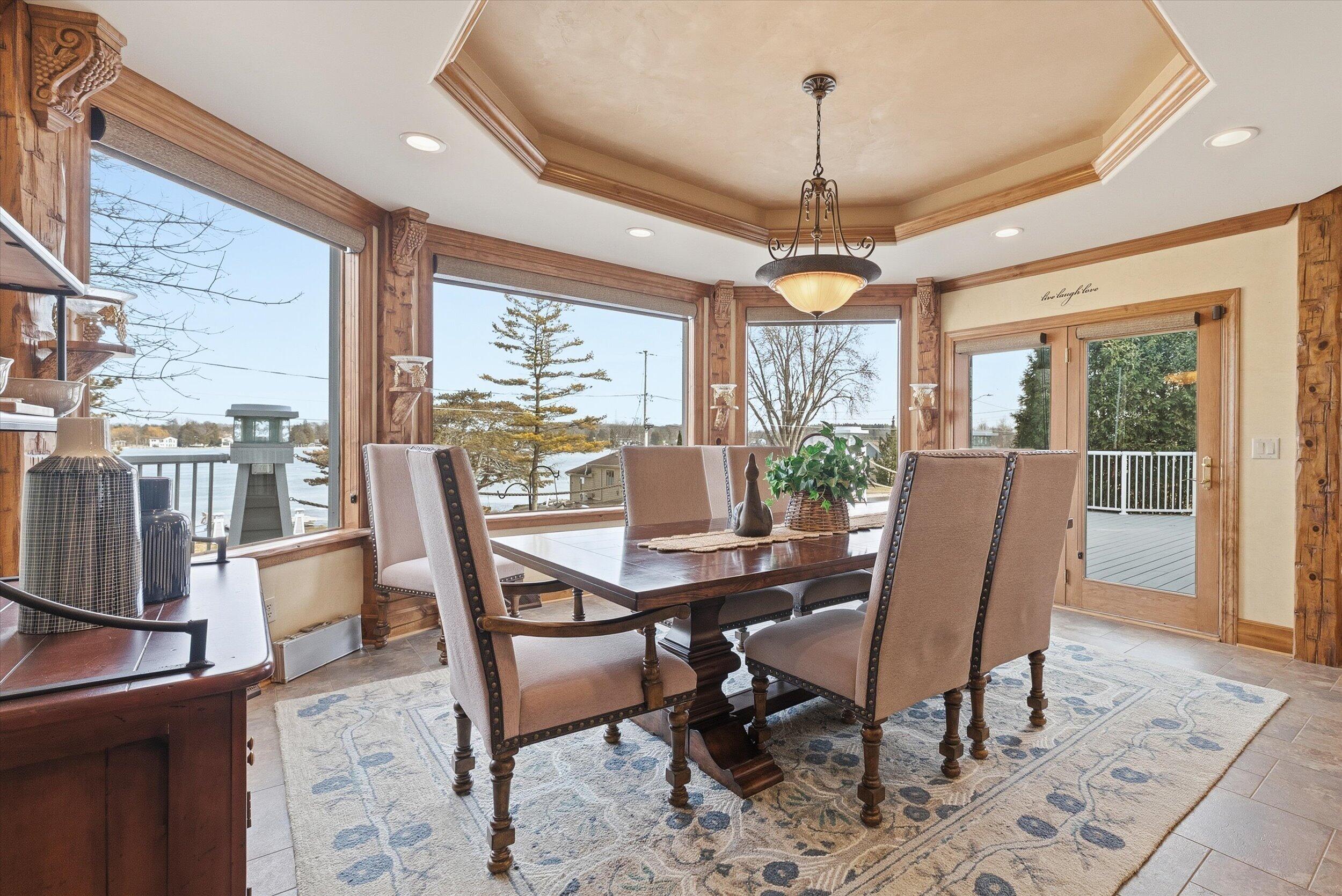 405 Lake Dr