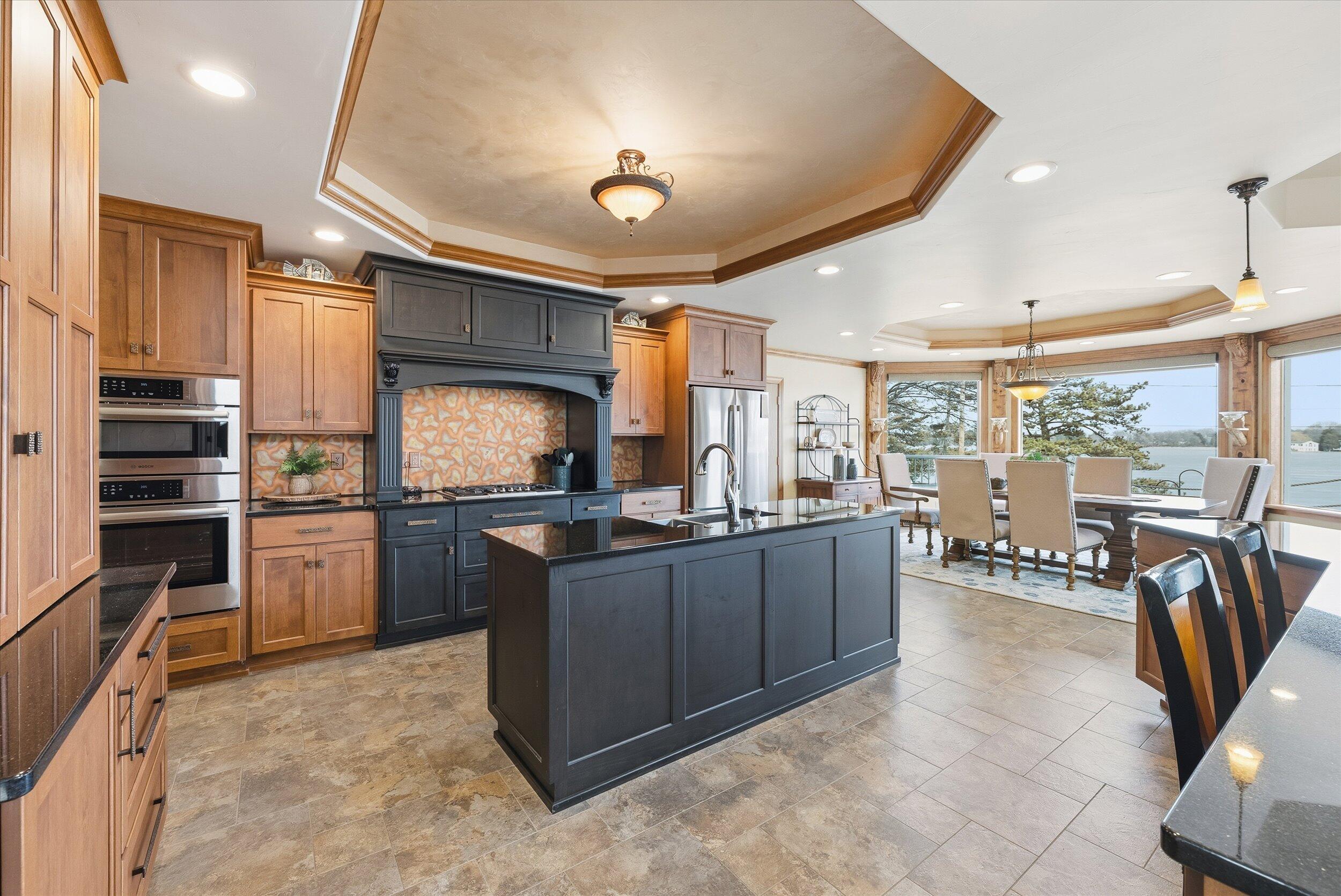 405 Lake Dr