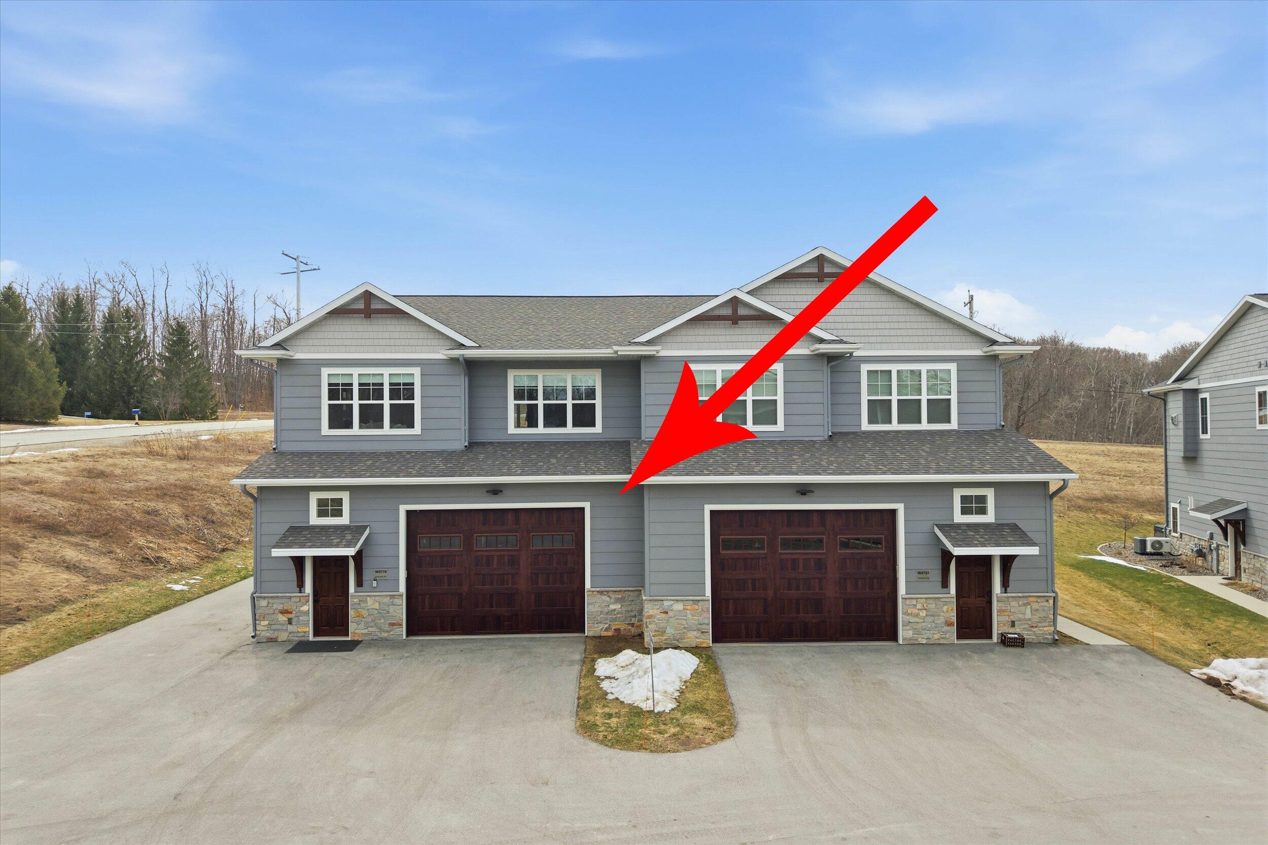 W5719 Trackside Rd Unit: 14