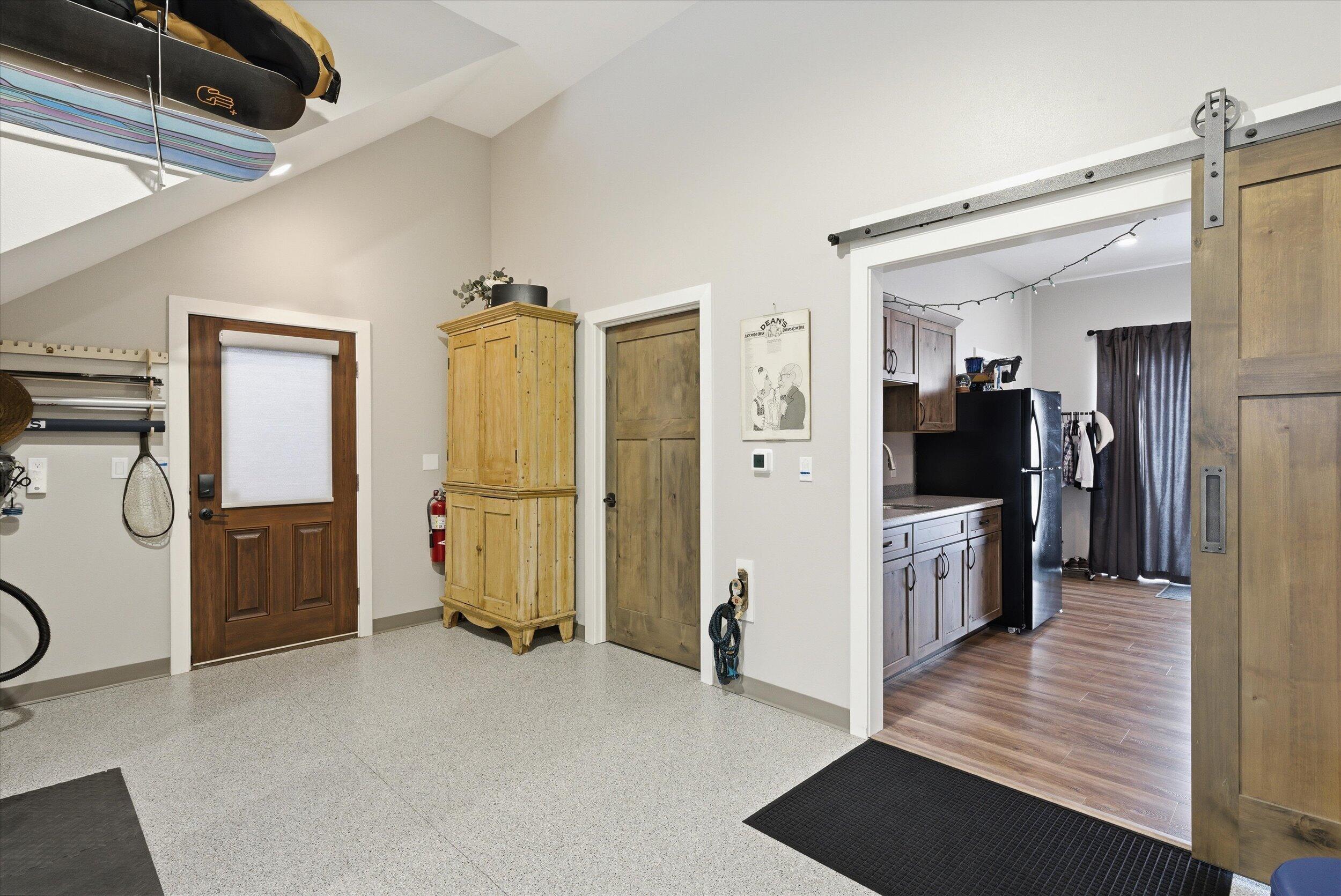 W5719 Trackside Rd Unit: 14