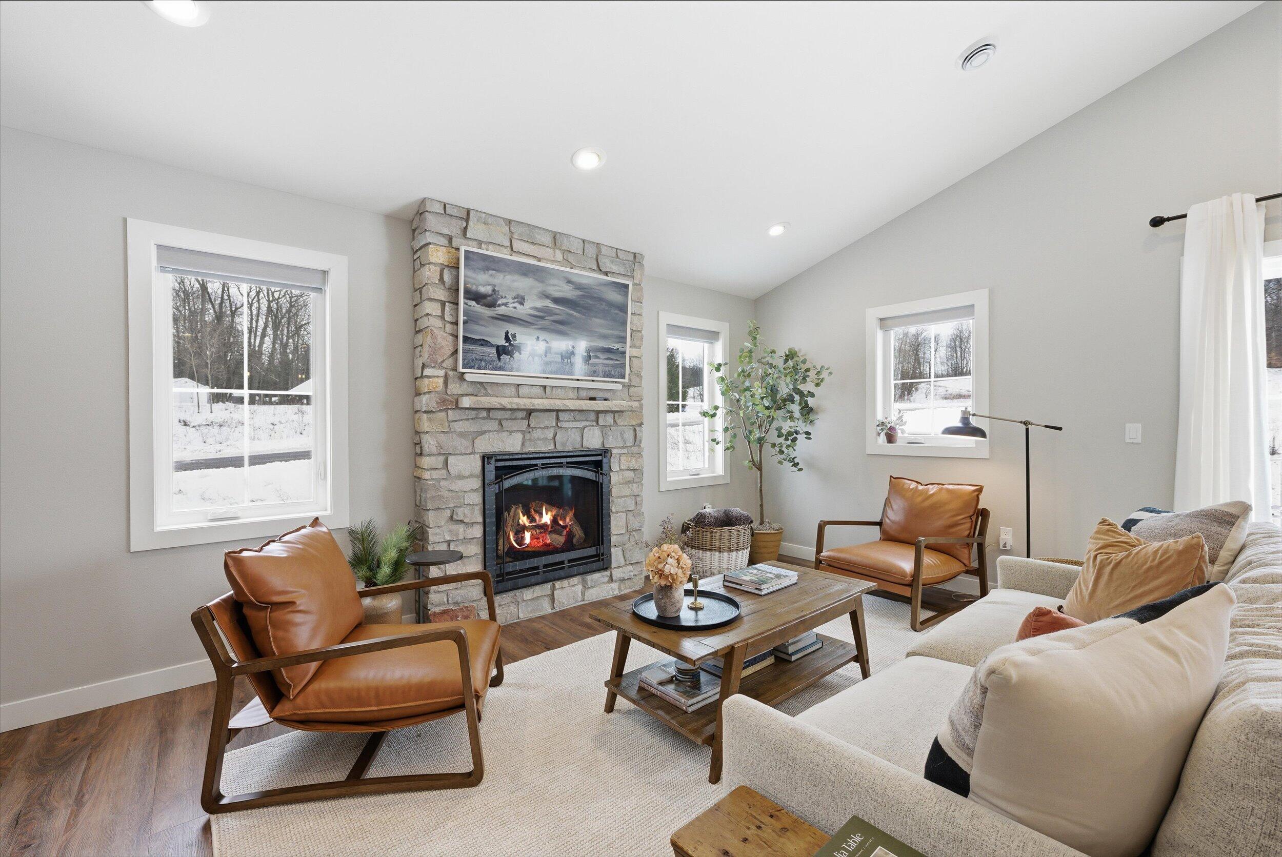 W5719 Trackside Rd Unit: 14