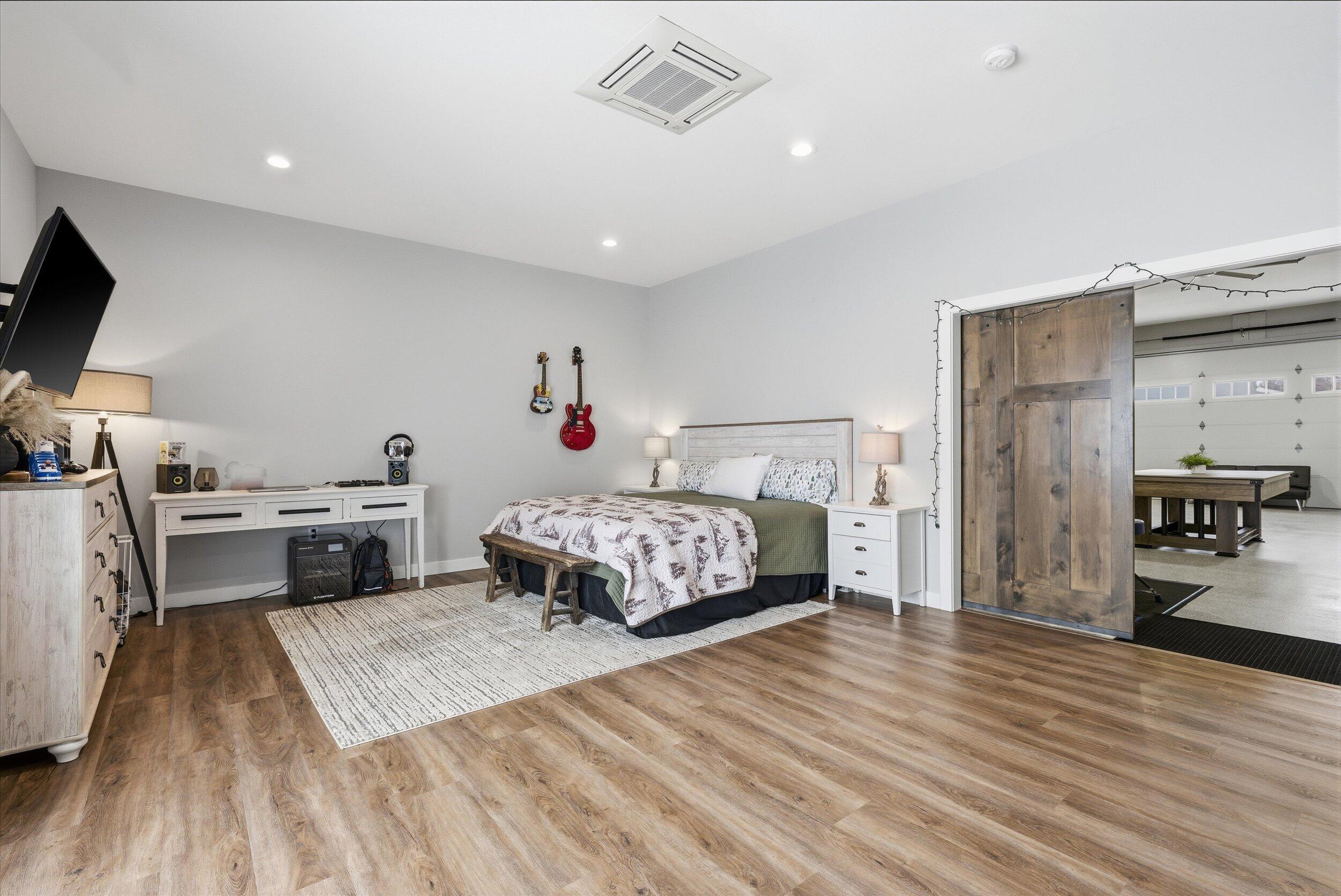 W5719 Trackside Rd Unit: 14