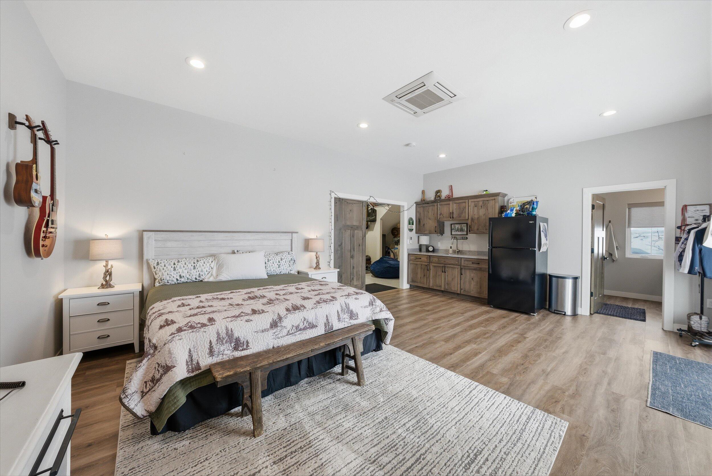 W5719 Trackside Rd Unit: 14