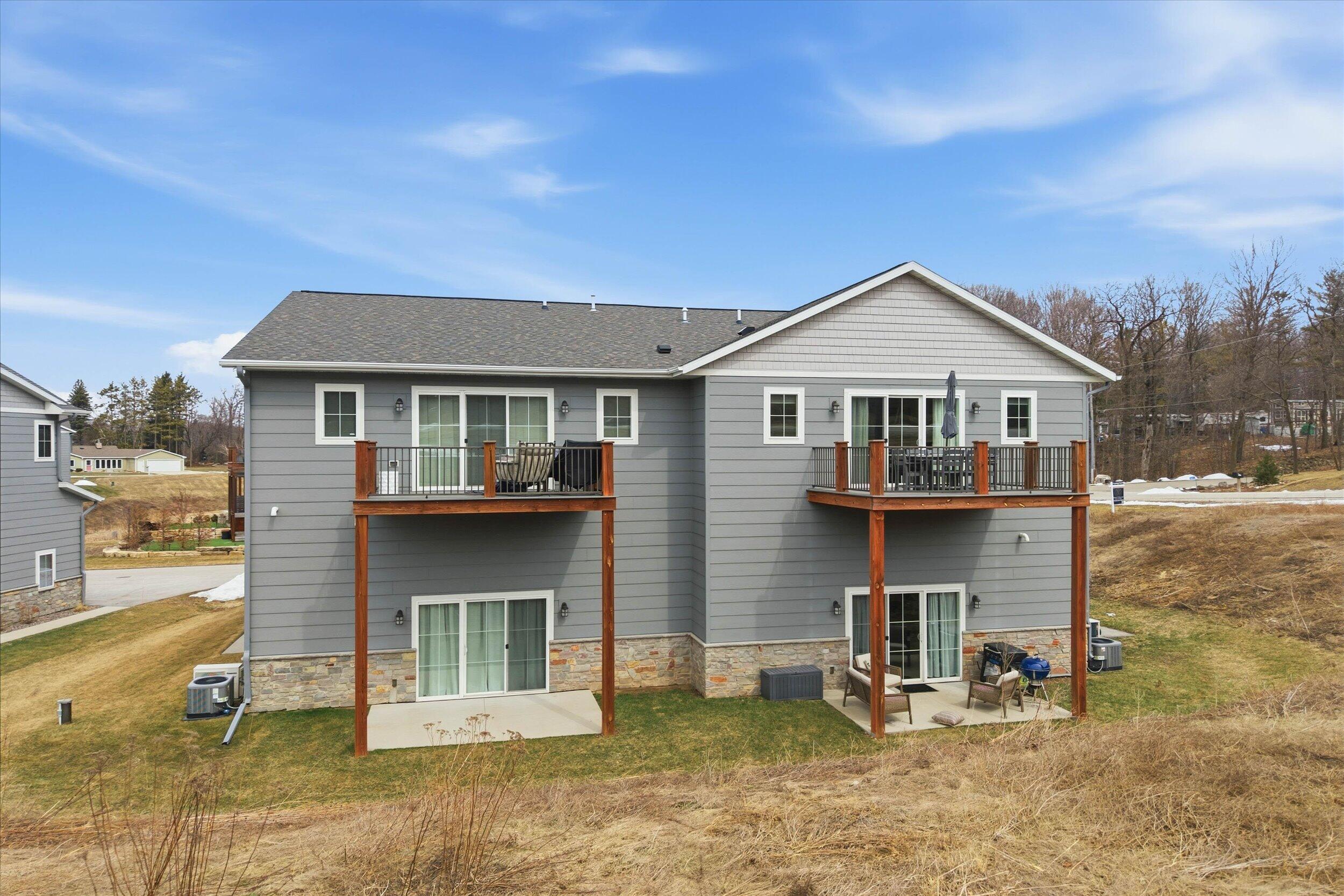 W5719 Trackside Rd Unit: 14