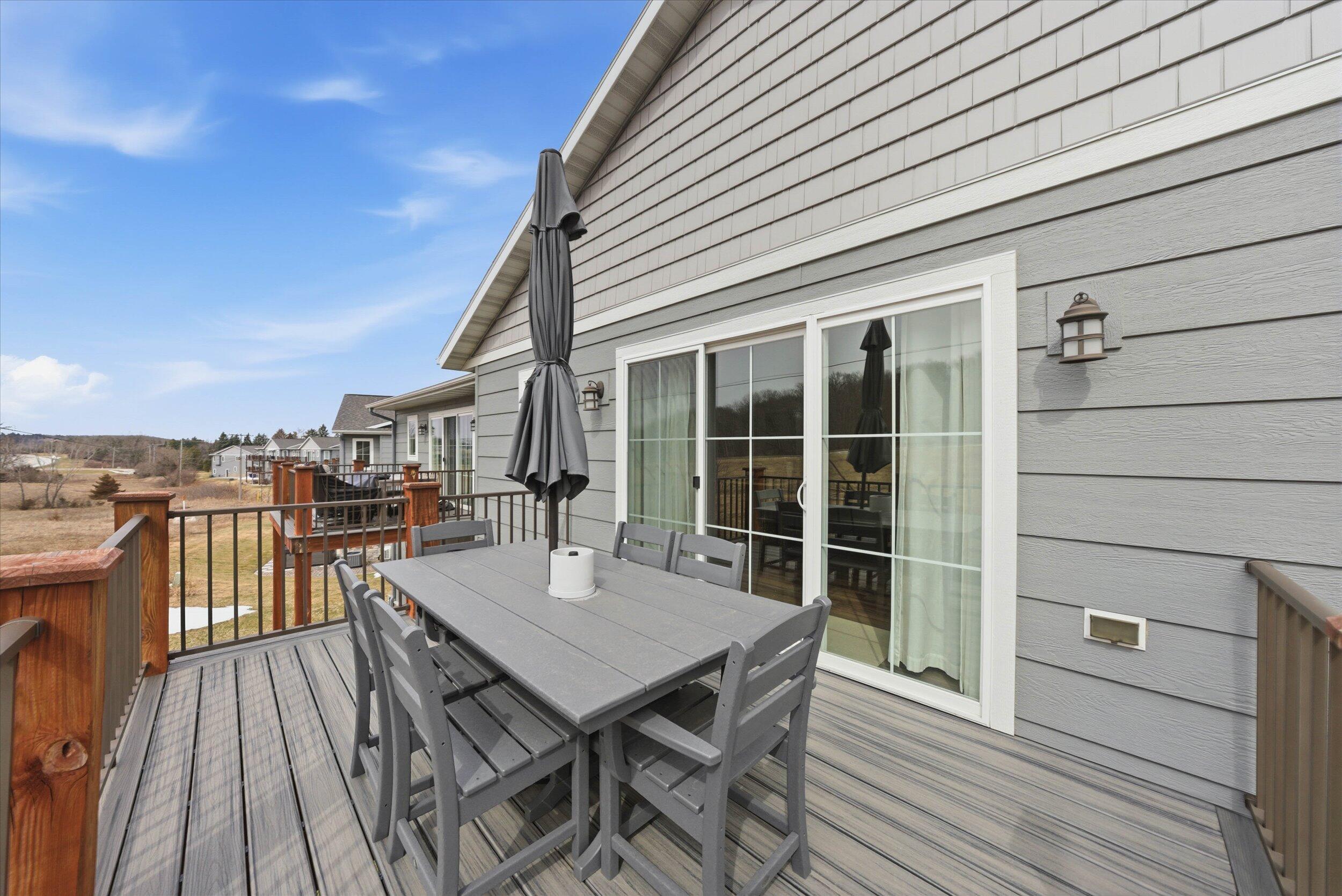 W5719 Trackside Rd Unit: 14