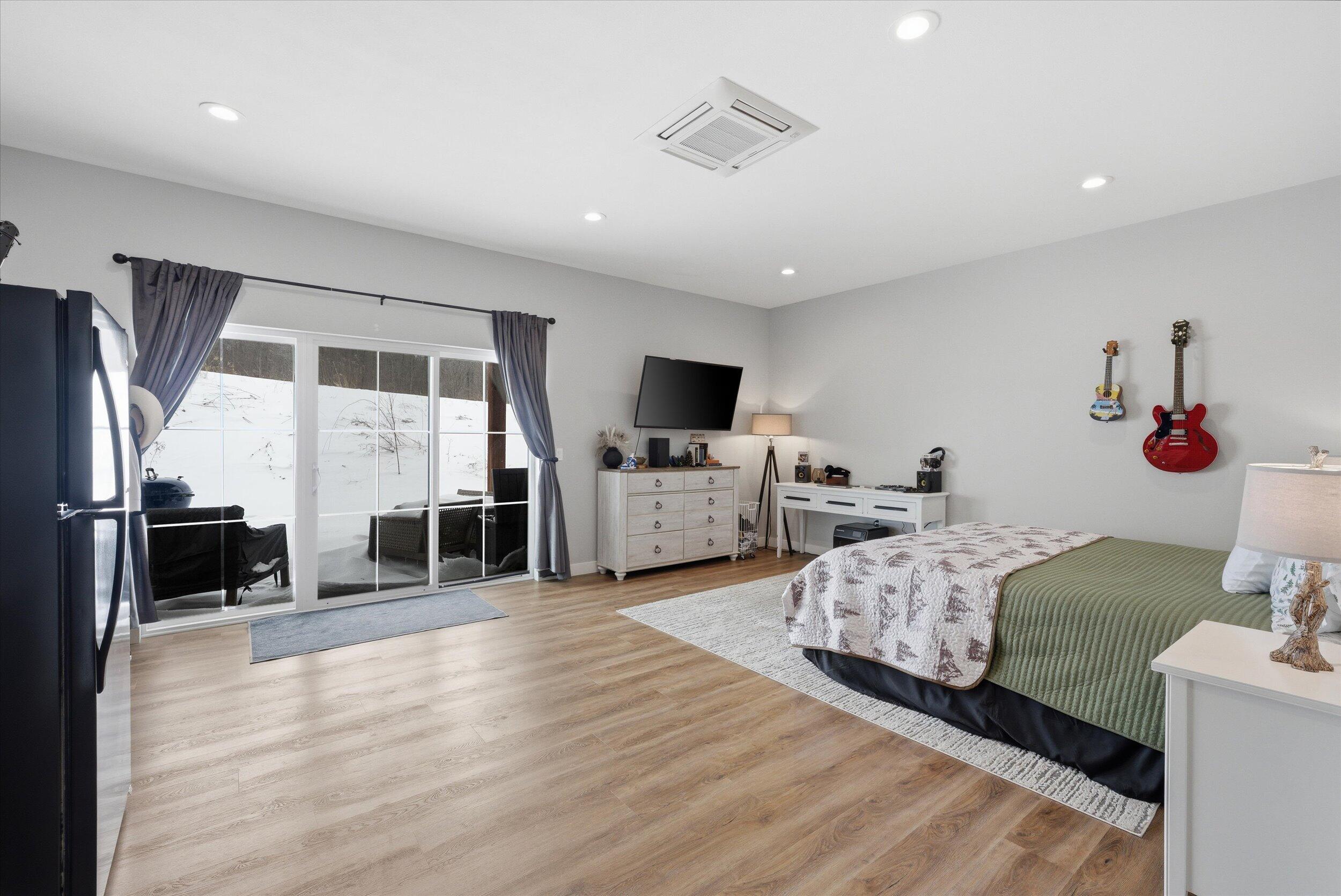 W5719 Trackside Rd Unit: 14