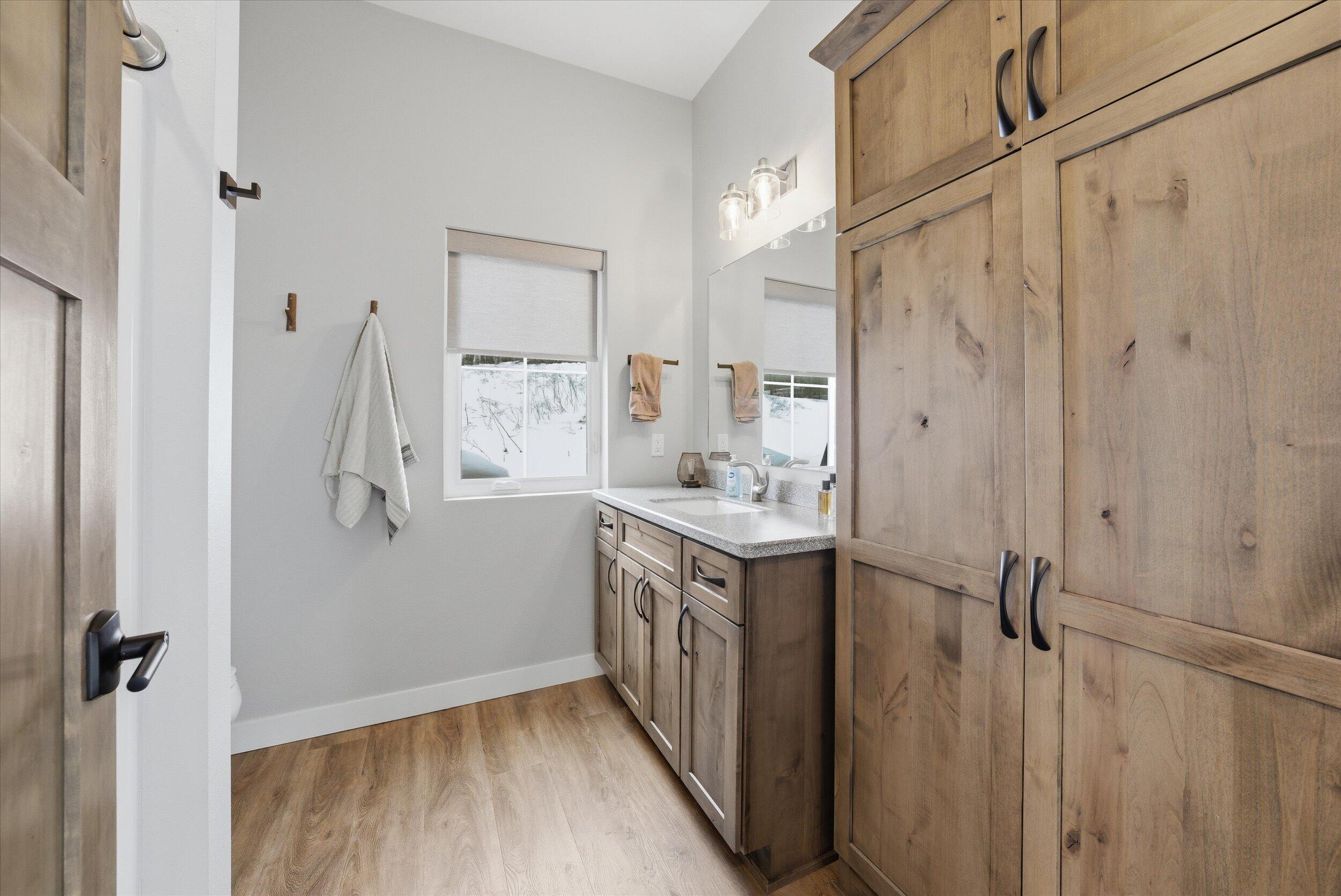 W5719 Trackside Rd Unit: 14