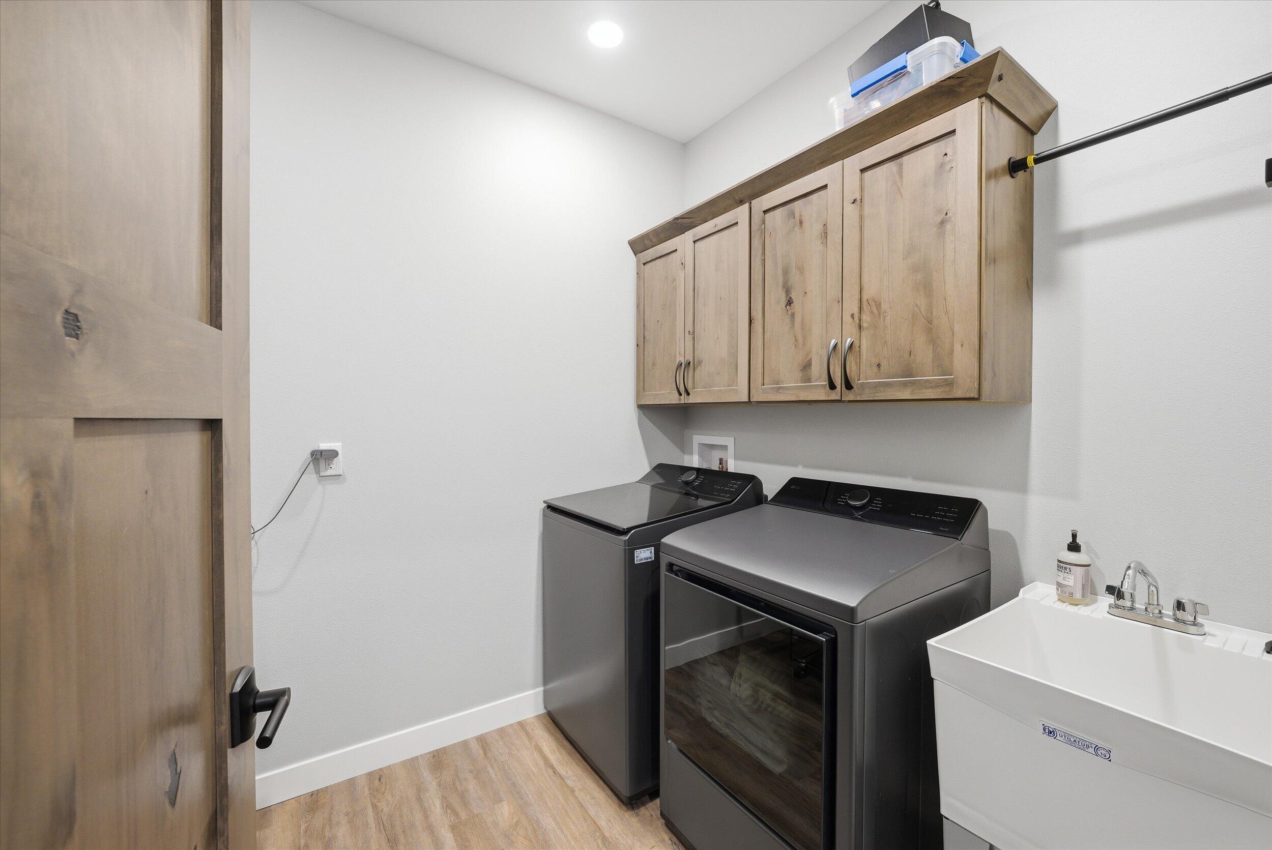 W5719 Trackside Rd Unit: 14